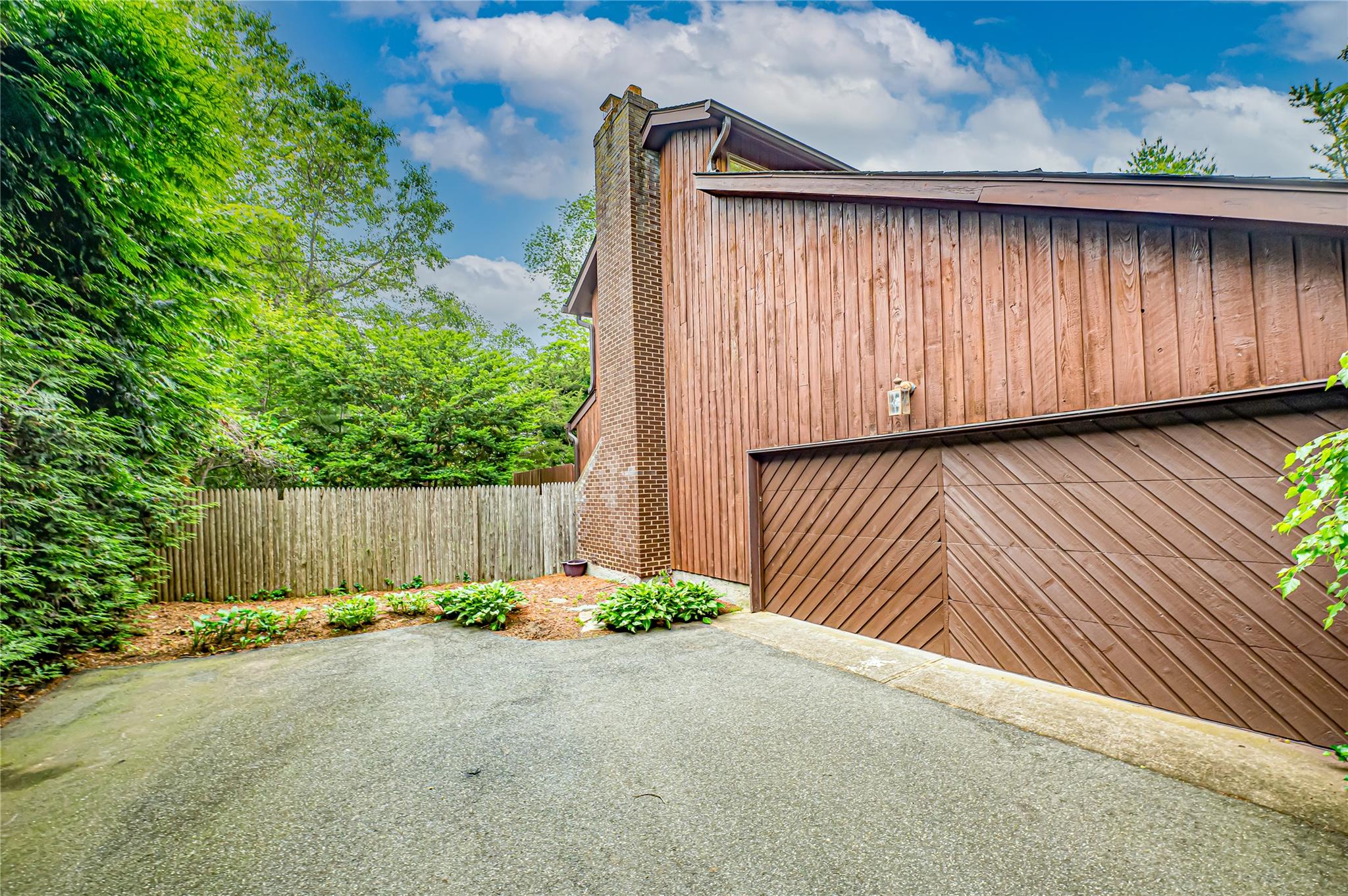 4 Candlelight Court, Smithtown, NY 11787