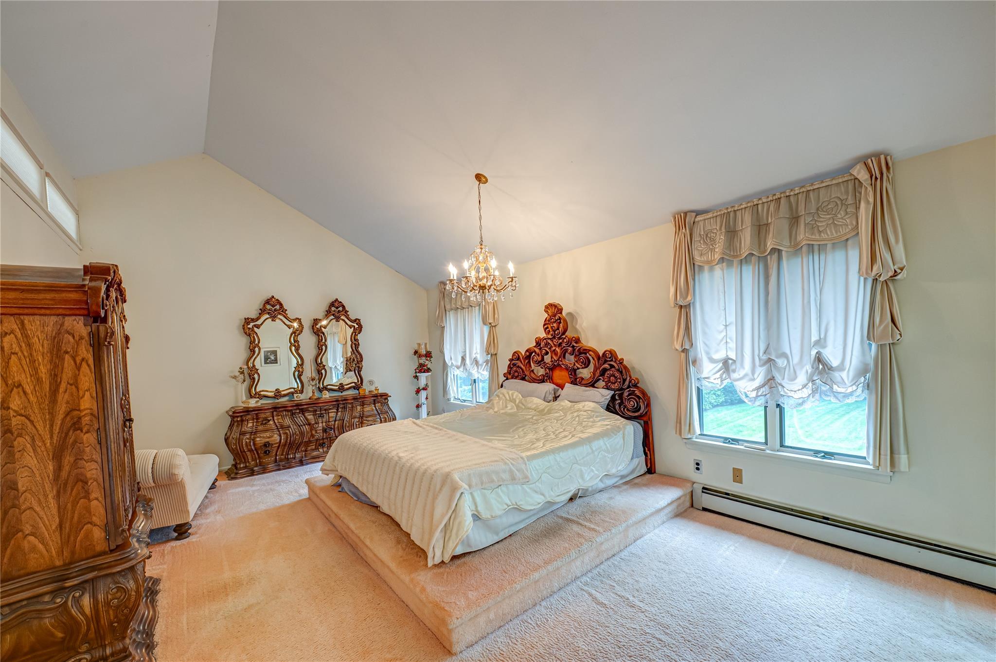 4 Candlelight Court, Smithtown, NY 11787