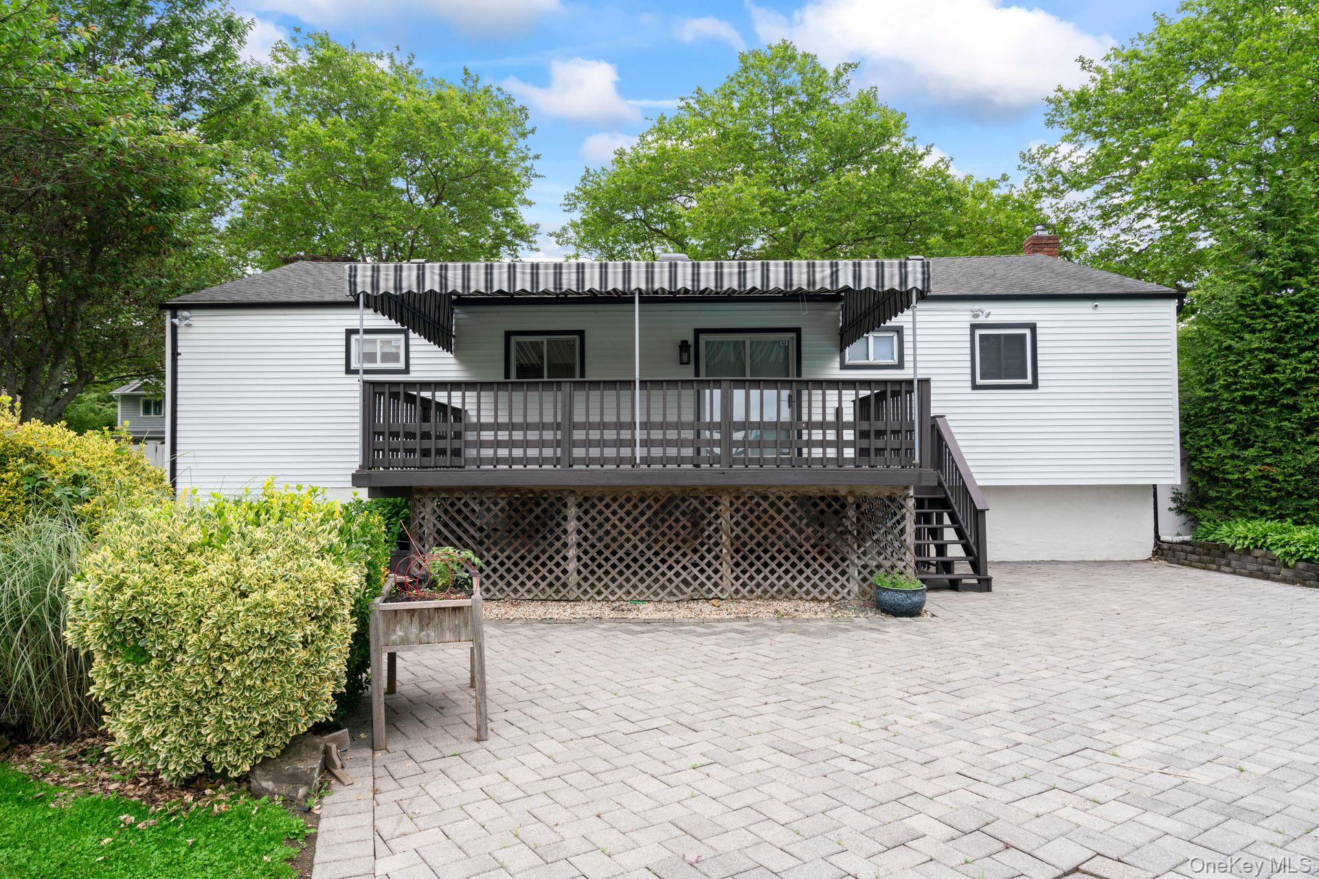 1016 Westminster Avenue, Dix Hills, NY 11746