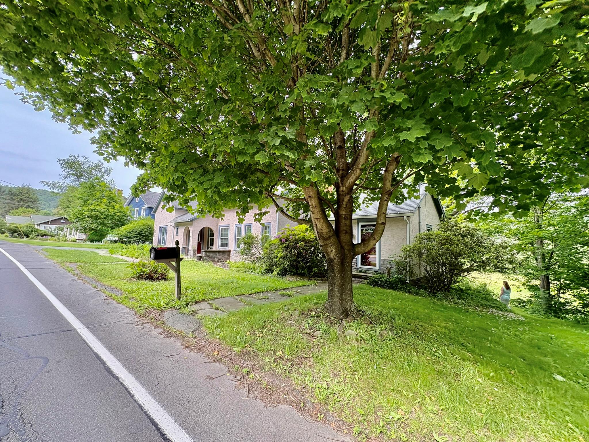 13 Rockland Road, Roscoe, NY 12776