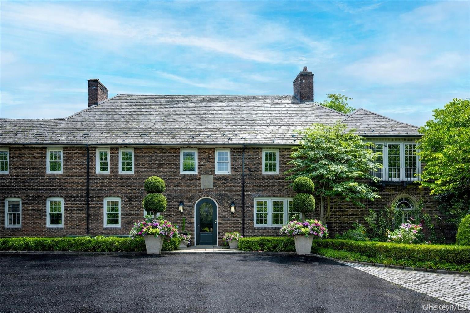 9 Meadow Spring Lane, Glen Cove, NY 11542