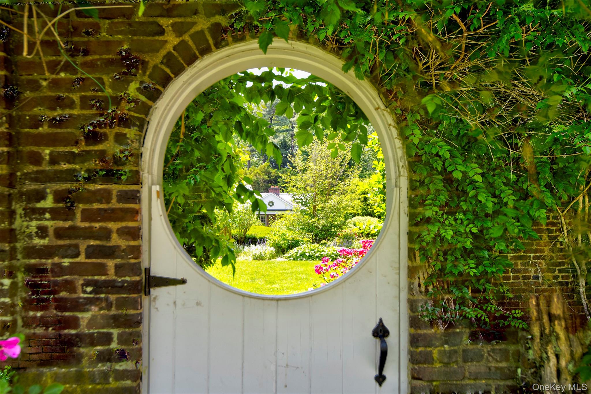 9 Meadow Spring Lane, Glen Cove, NY 11542