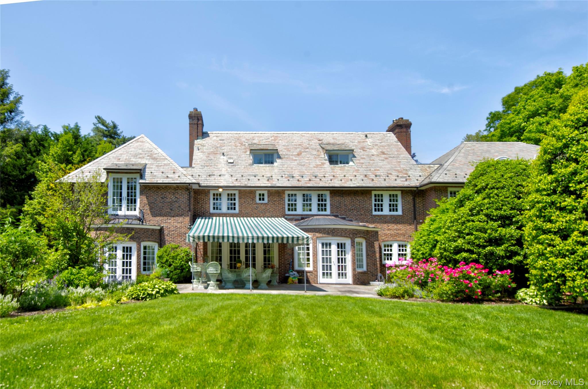 9 Meadow Spring Lane, Glen Cove, NY 11542