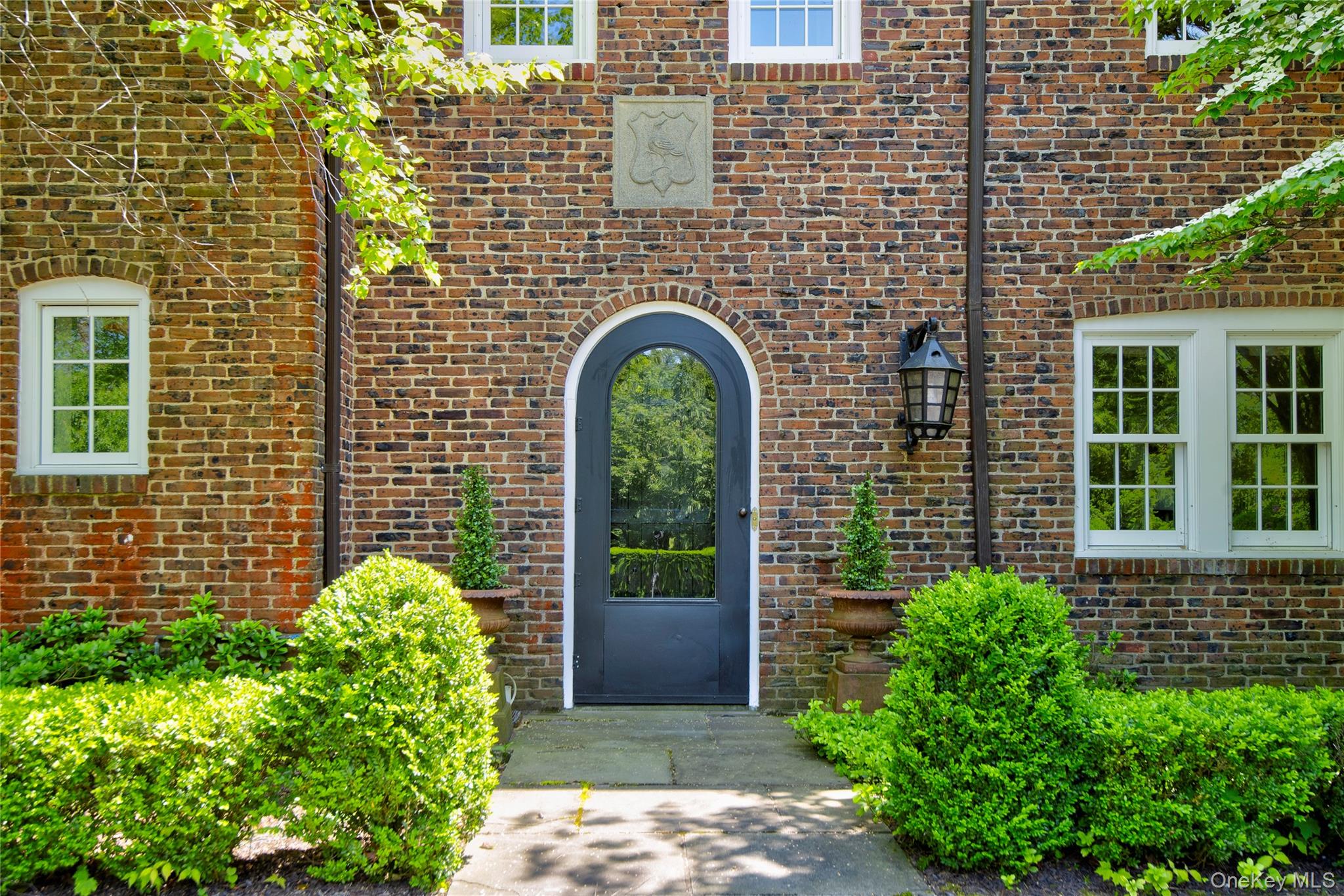 9 Meadow Spring Lane, Glen Cove, NY 11542