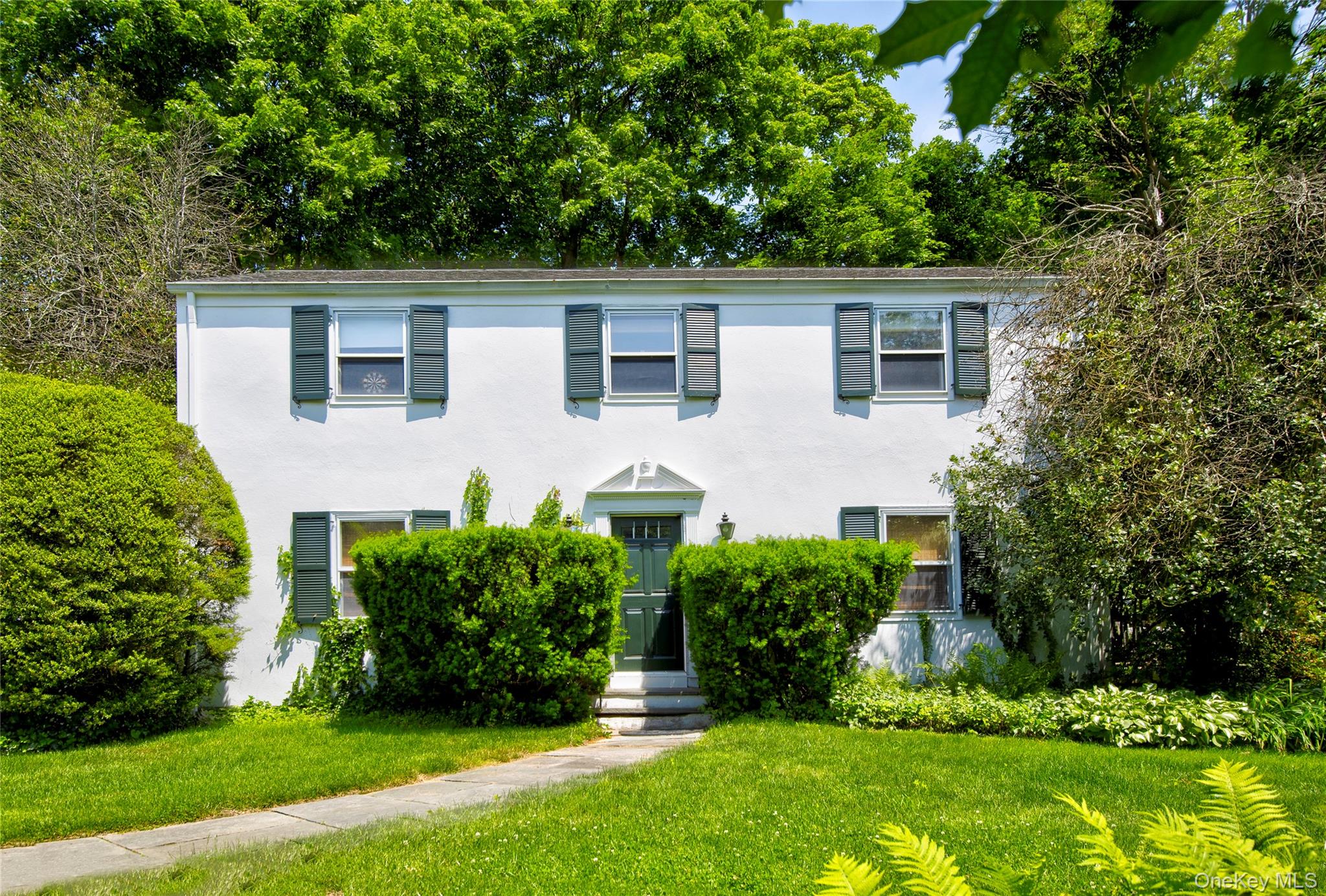 9 Meadow Spring Lane, Glen Cove, NY 11542