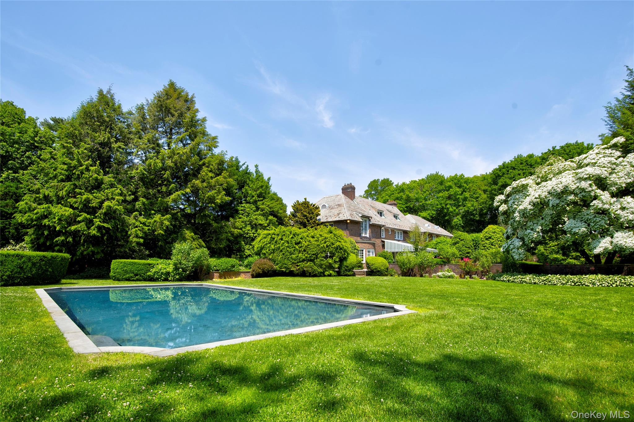 9 Meadow Spring Lane, Glen Cove, NY 11542