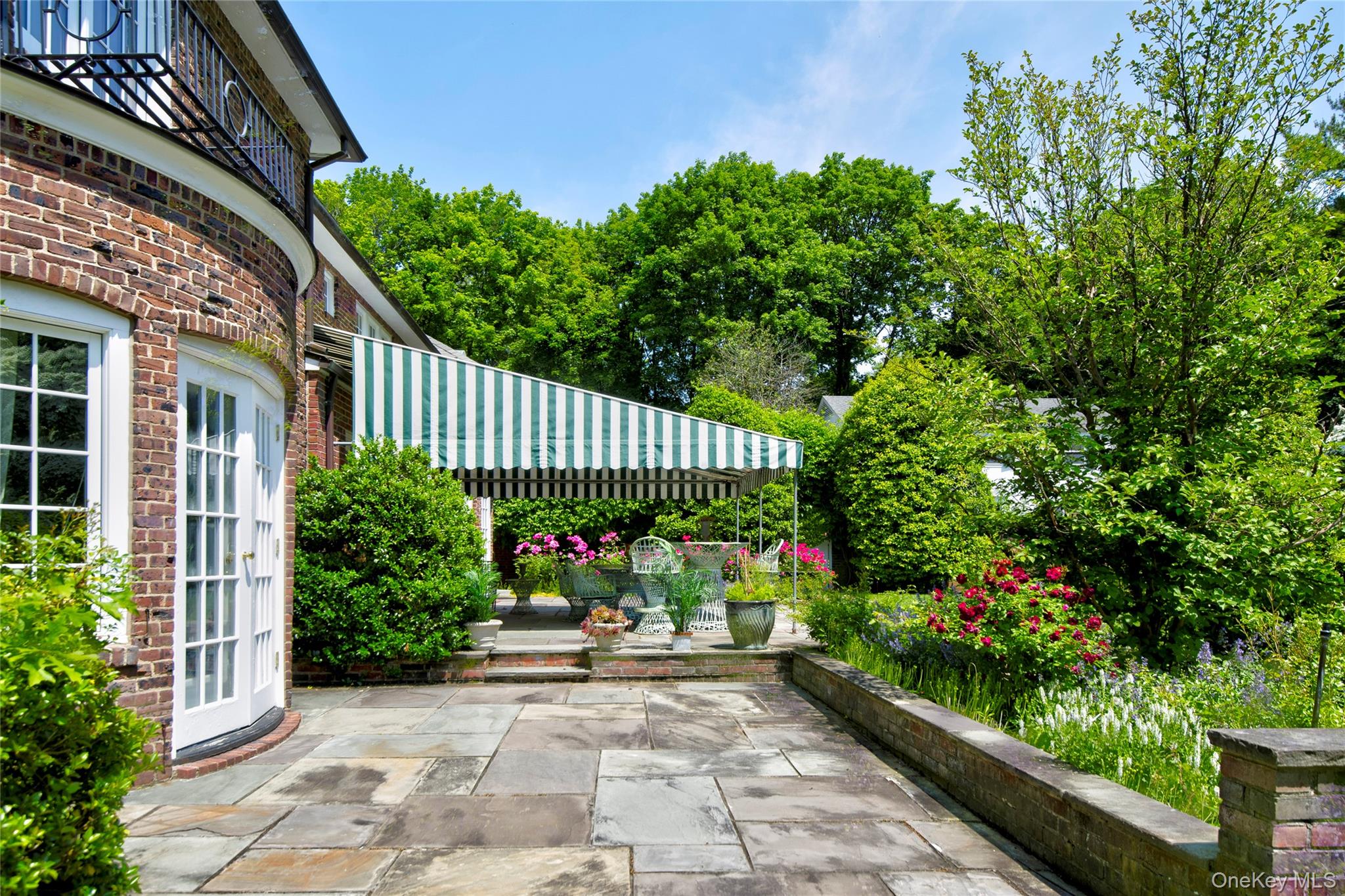 9 Meadow Spring Lane, Glen Cove, NY 11542