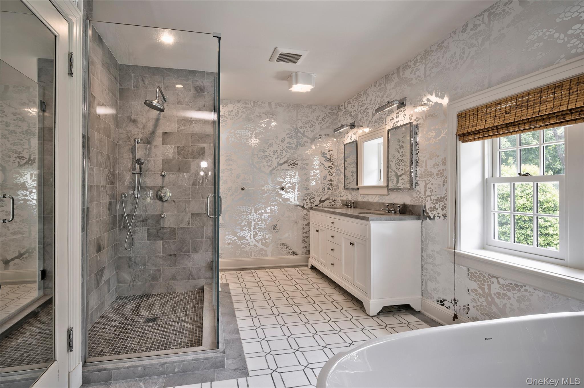 9 Meadow Spring Lane, Glen Cove, NY 11542