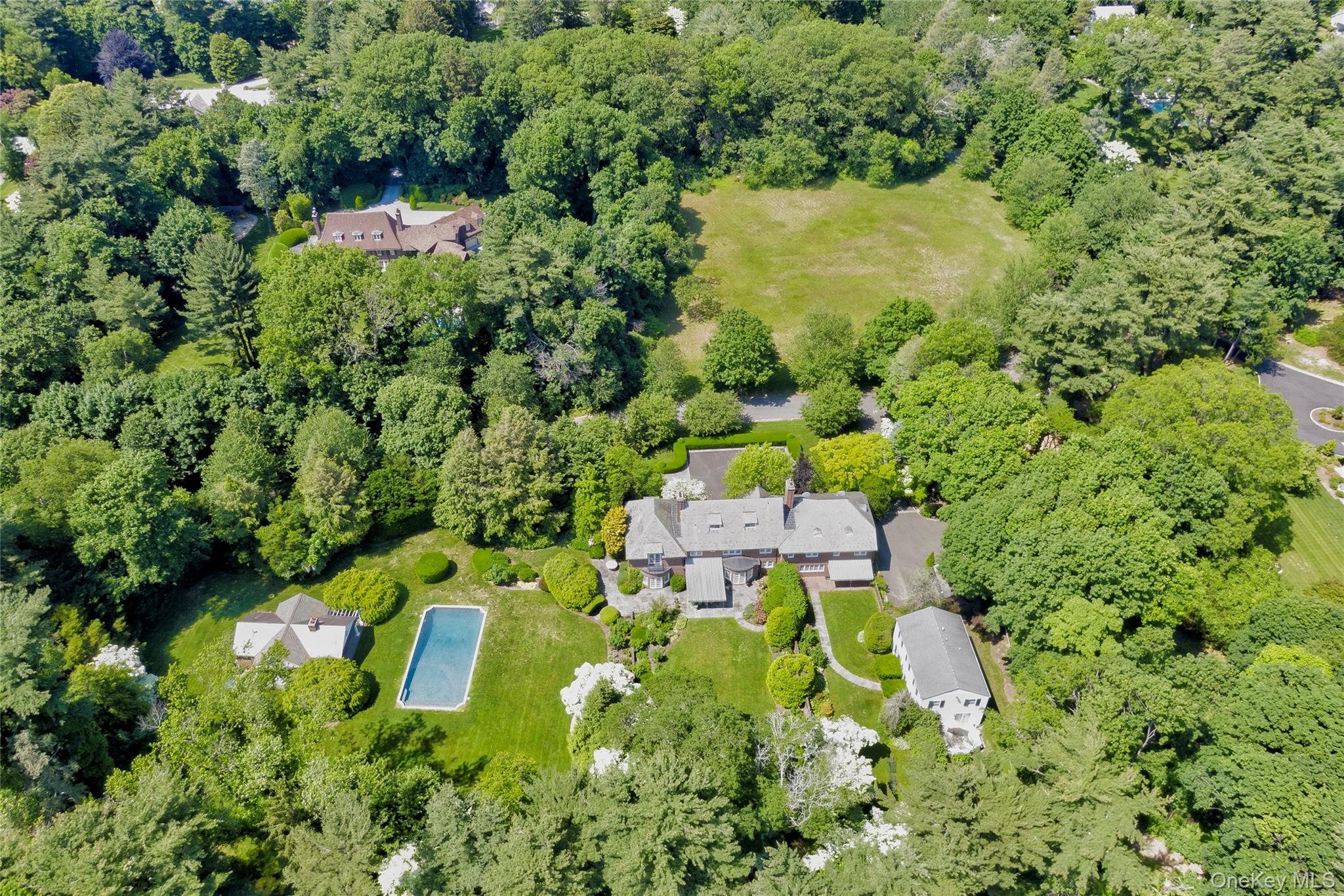 9 Meadow Spring Lane, Glen Cove, NY 11542