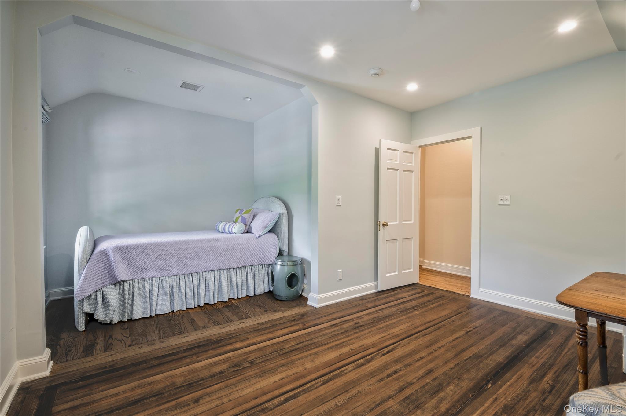 9 Meadow Spring Lane, Glen Cove, NY 11542