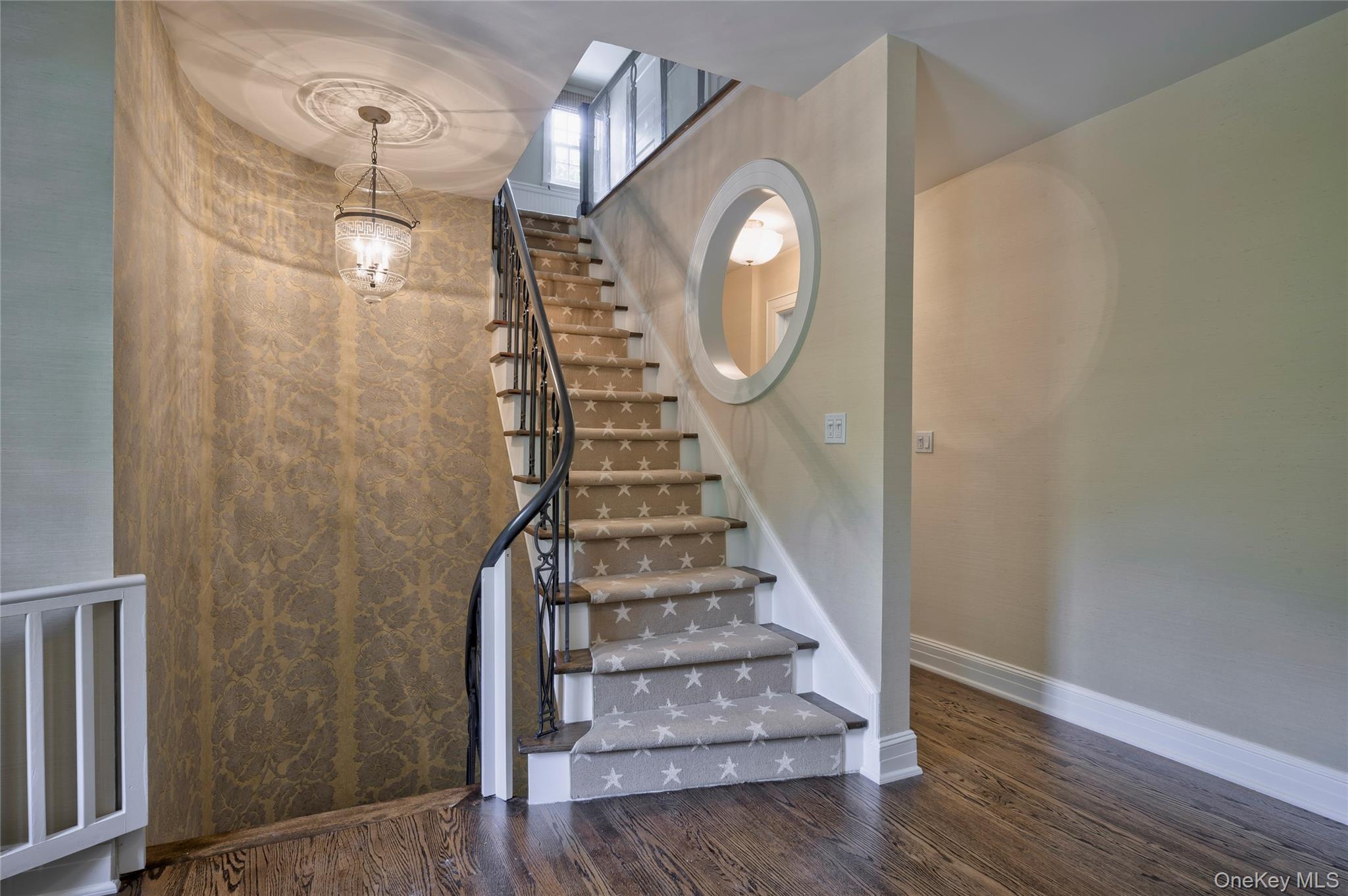 9 Meadow Spring Lane, Glen Cove, NY 11542