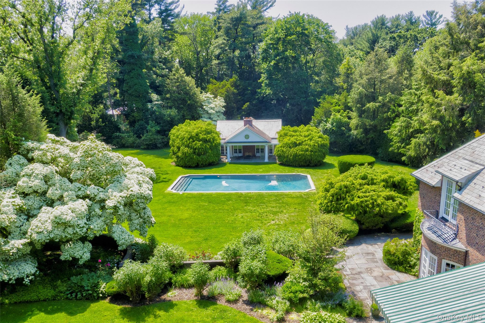 9 Meadow Spring Lane, Glen Cove, NY 11542