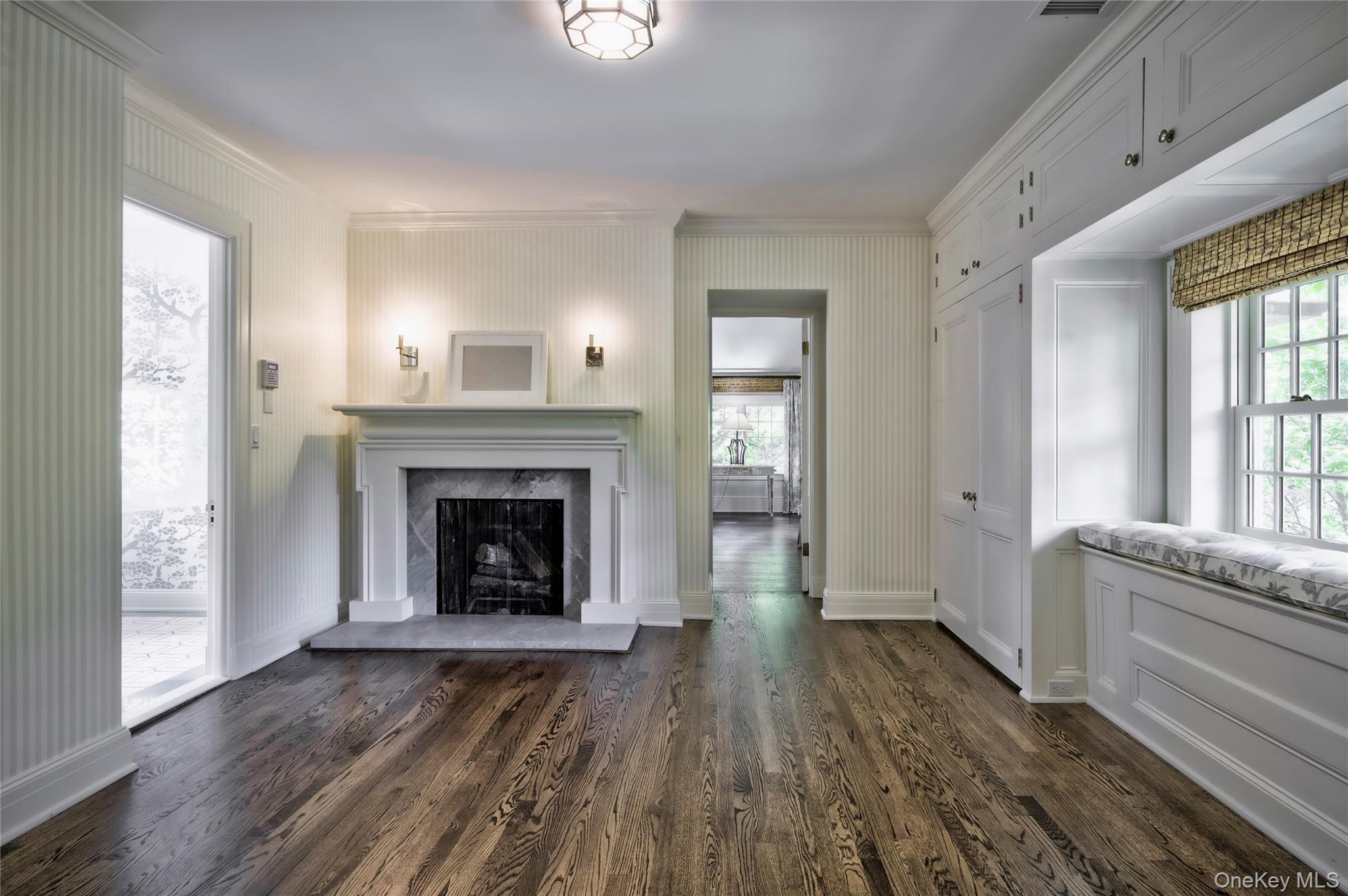 9 Meadow Spring Lane, Glen Cove, NY 11542