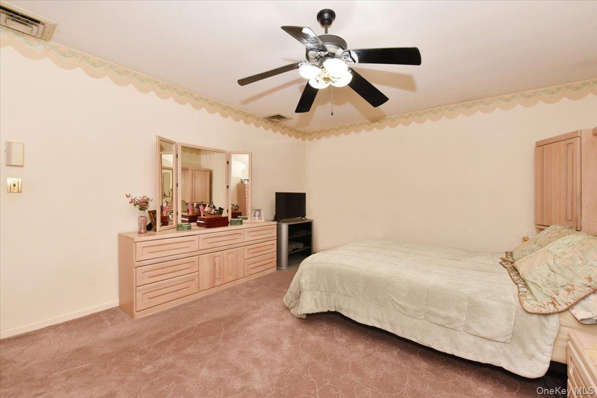 8519 212th Street, Hollis Hills, NY 11427