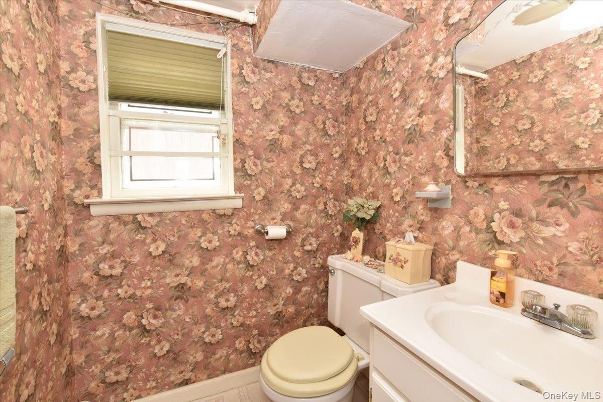 8519 212th Street, Hollis Hills, NY 11427