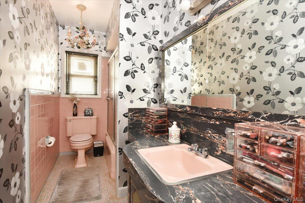 8519 212th Street, Hollis Hills, NY 11427