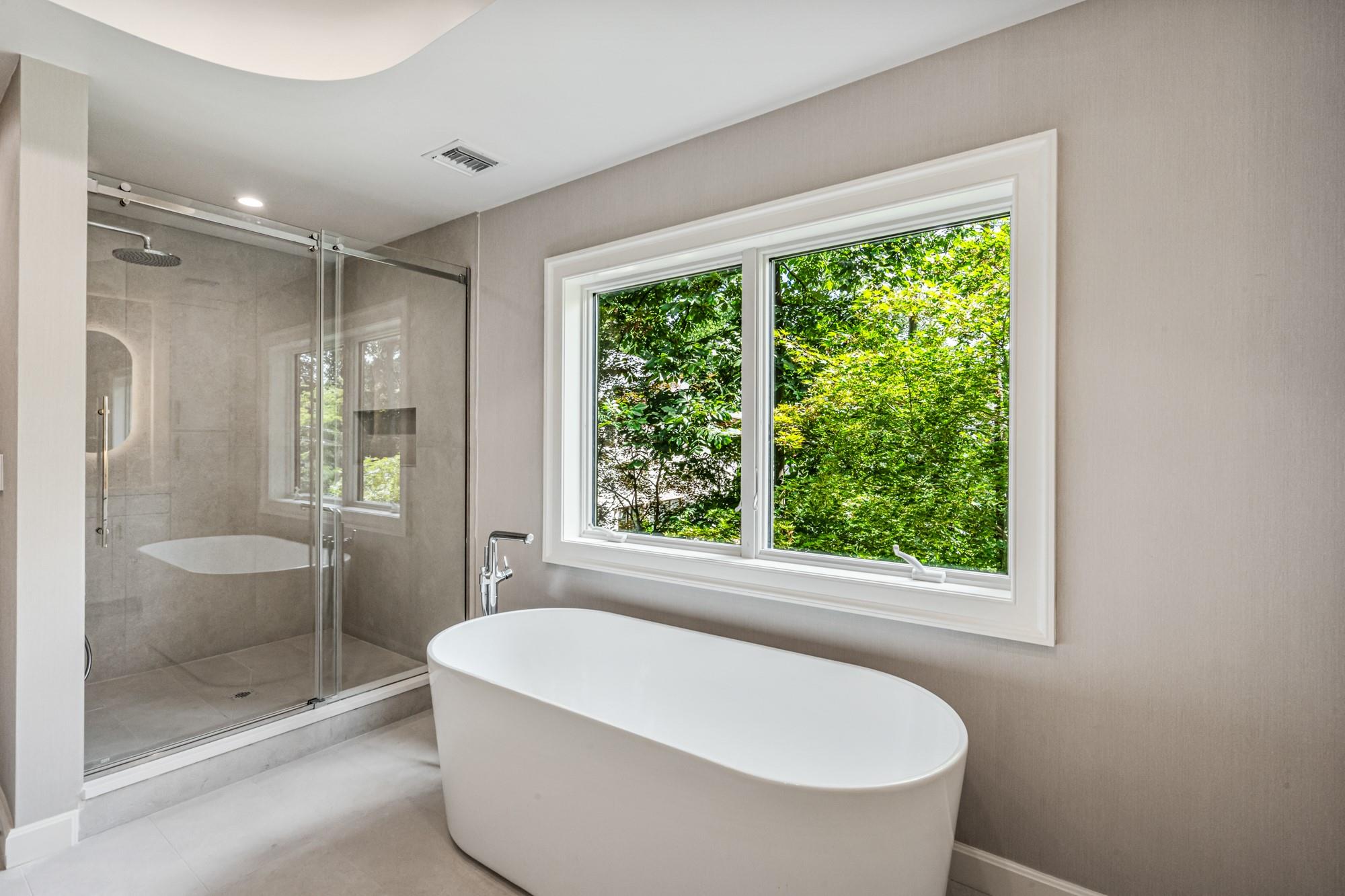 199E W Shore Road, Great Neck, NY 11024