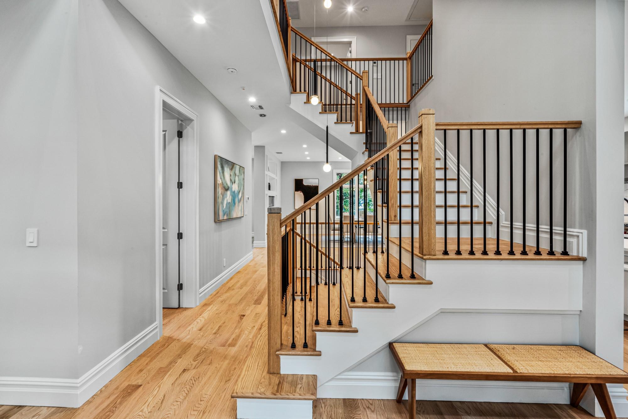 199E W Shore Road, Great Neck, NY 11024