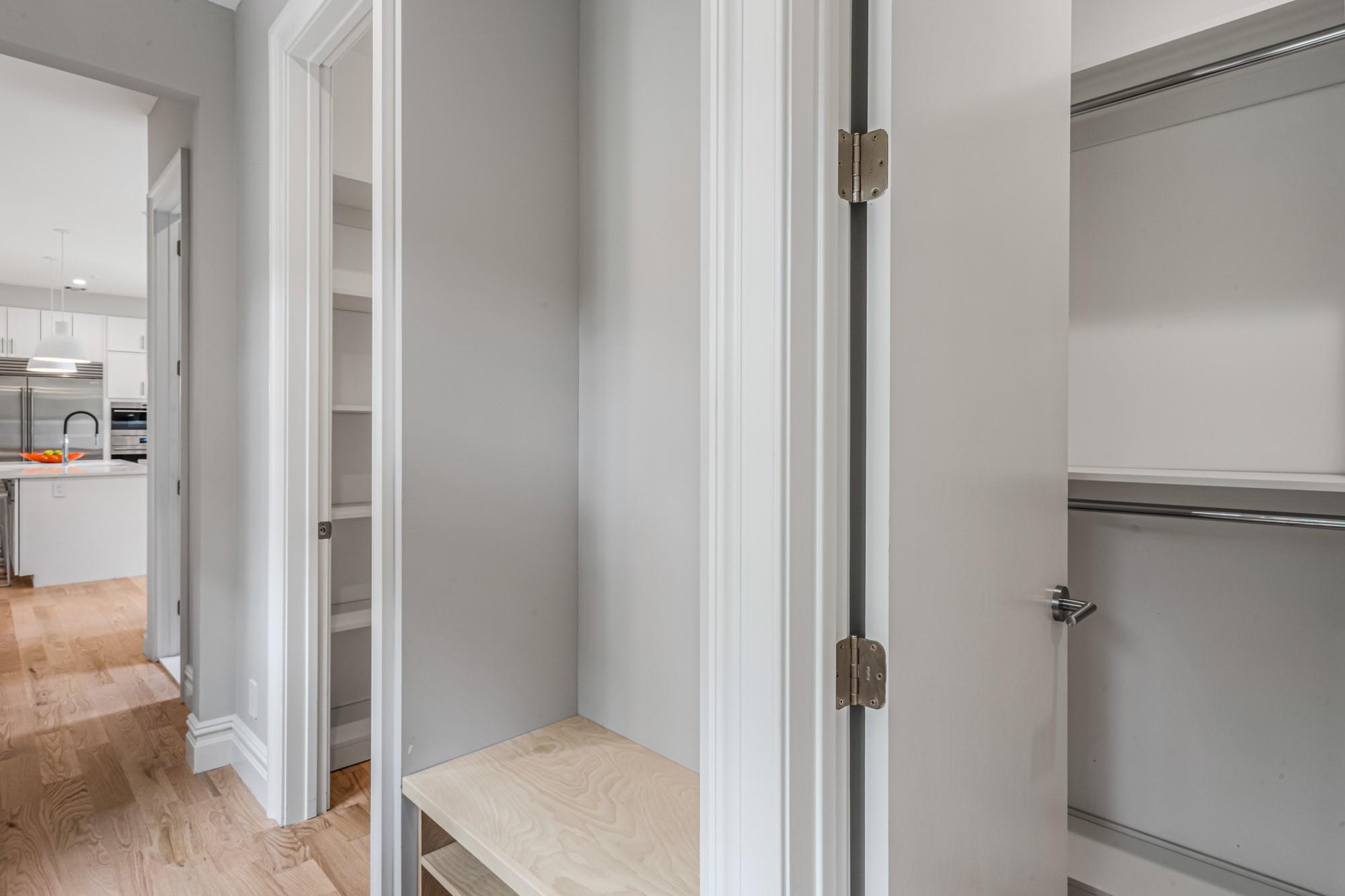 199E W Shore Road, Great Neck, NY 11024