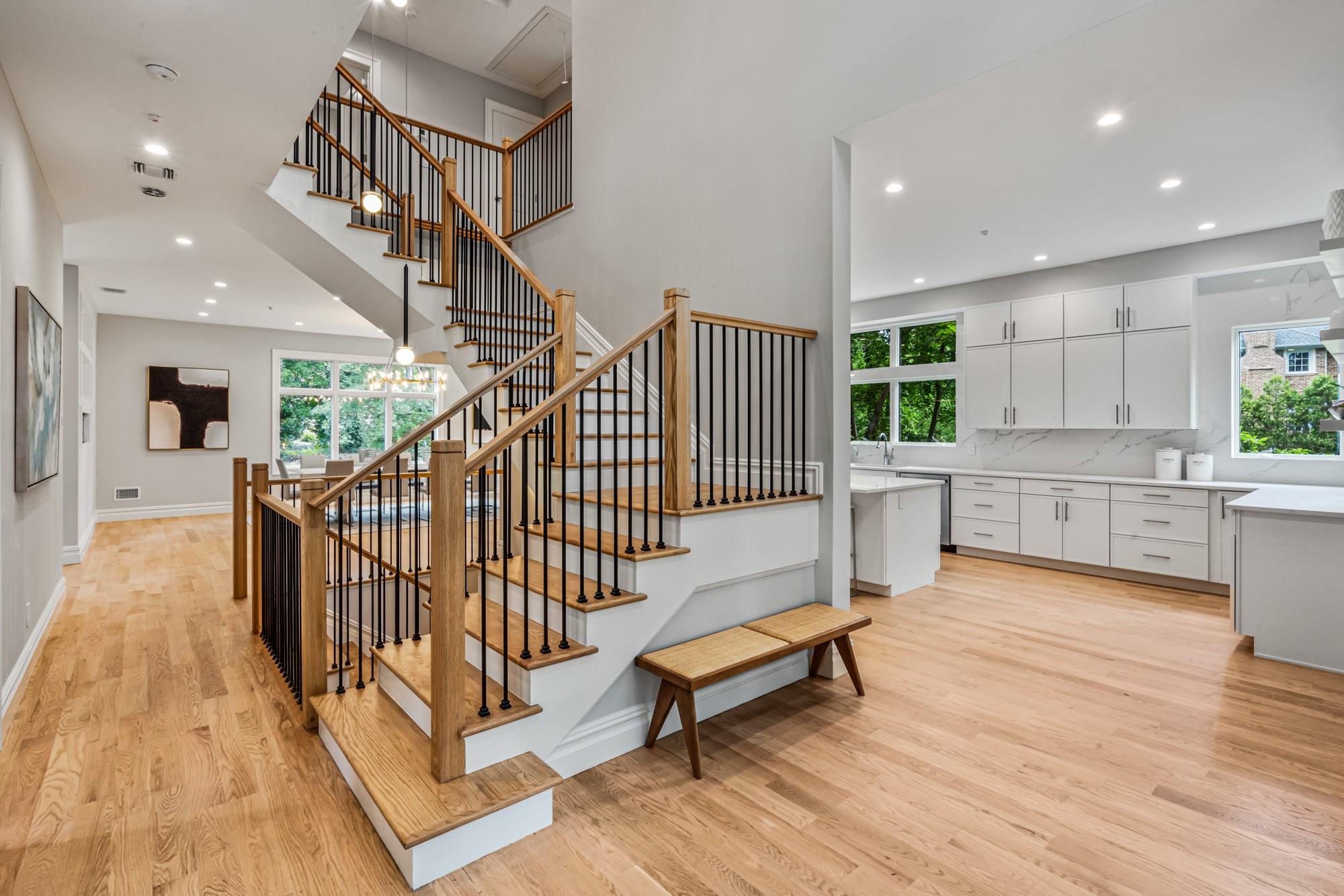 199E W Shore Road, Great Neck, NY 11024