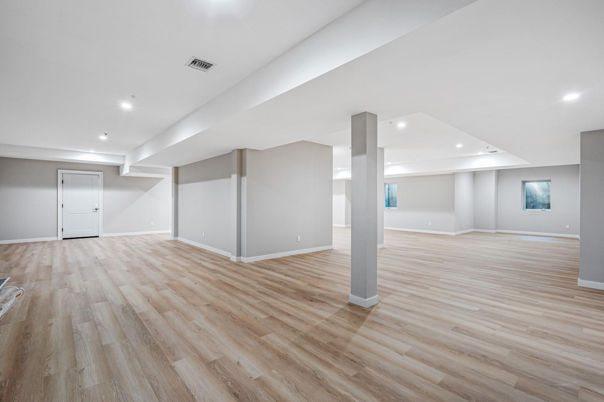 199E W Shore Road, Great Neck, NY 11024