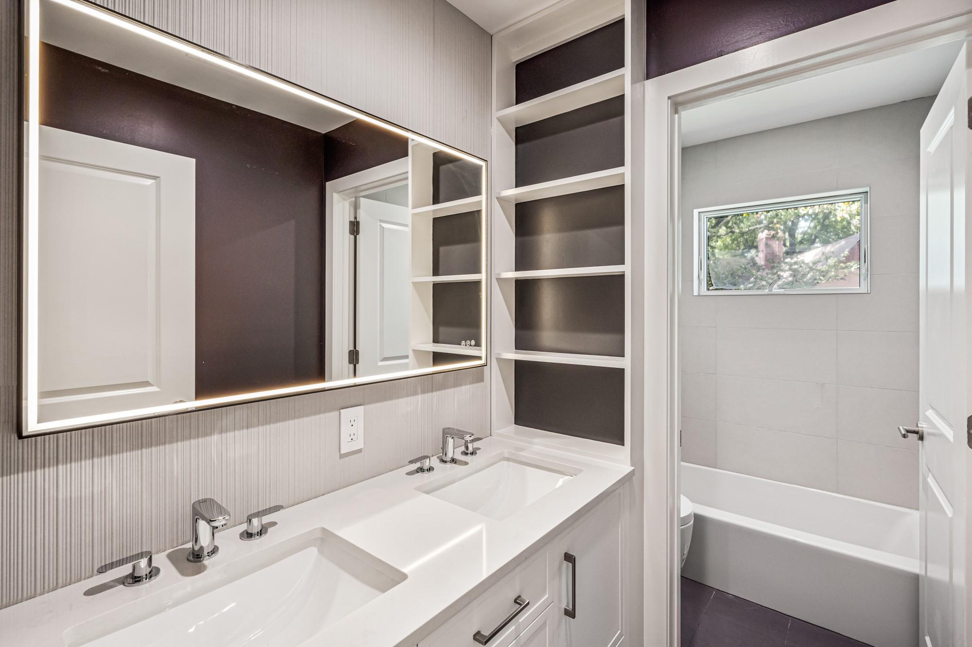 199E W Shore Road, Great Neck, NY 11024