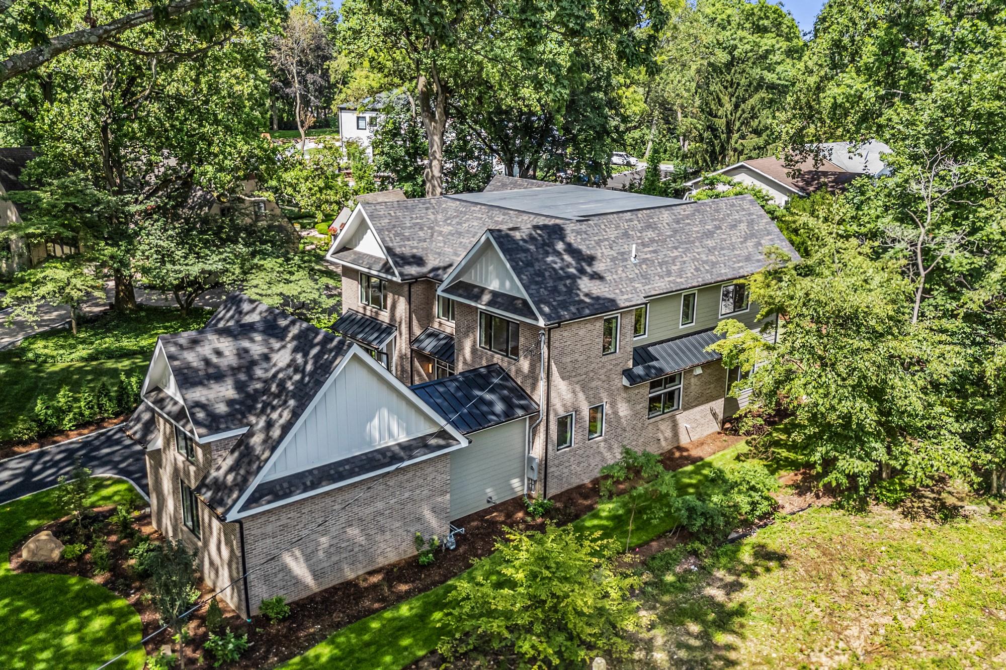 199E W Shore Road, Great Neck, NY 11024