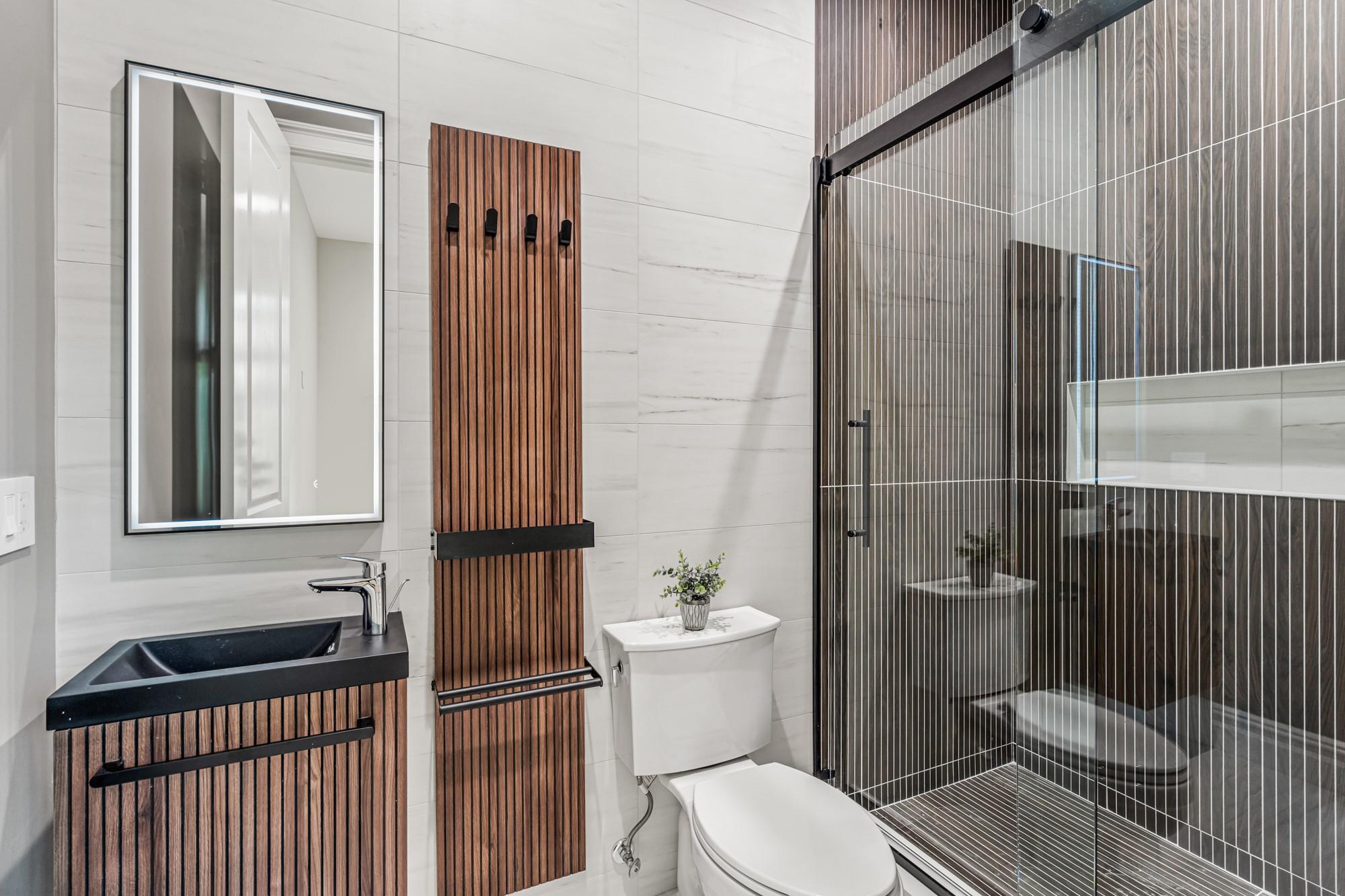 199E W Shore Road, Great Neck, NY 11024