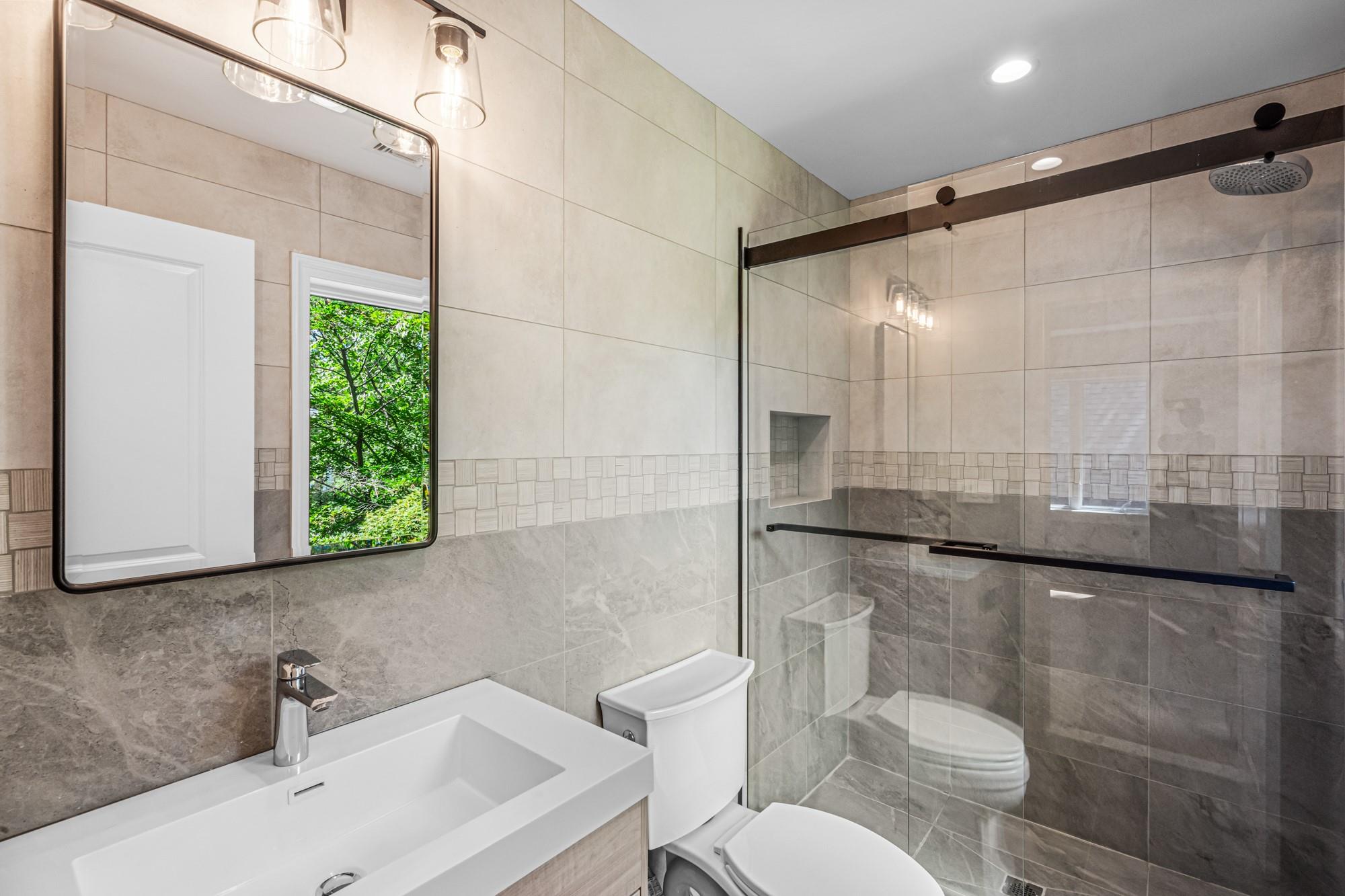 199E W Shore Road, Great Neck, NY 11024