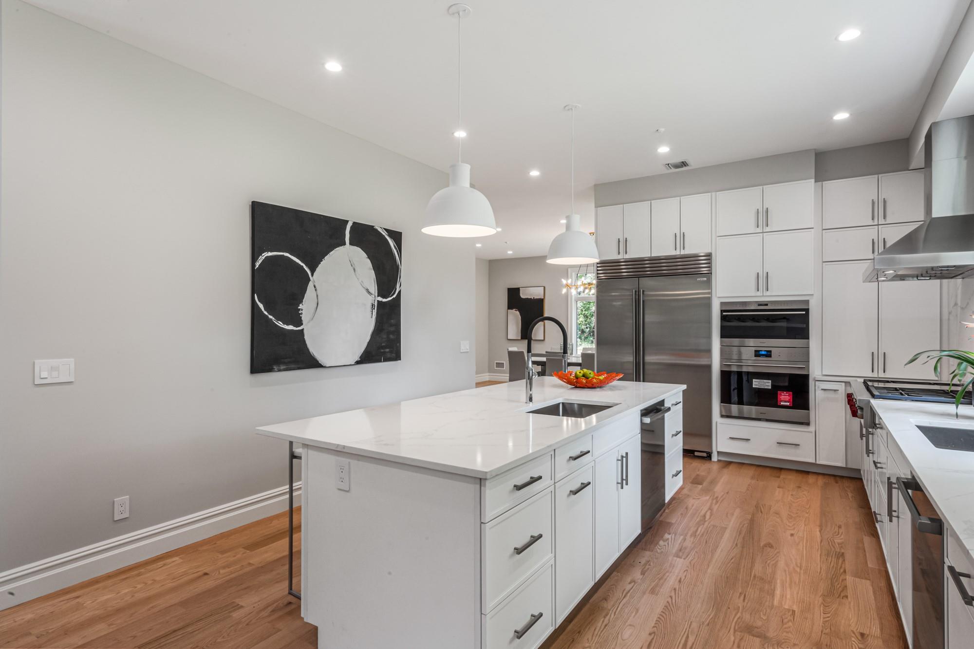 199E W Shore Road, Great Neck, NY 11024