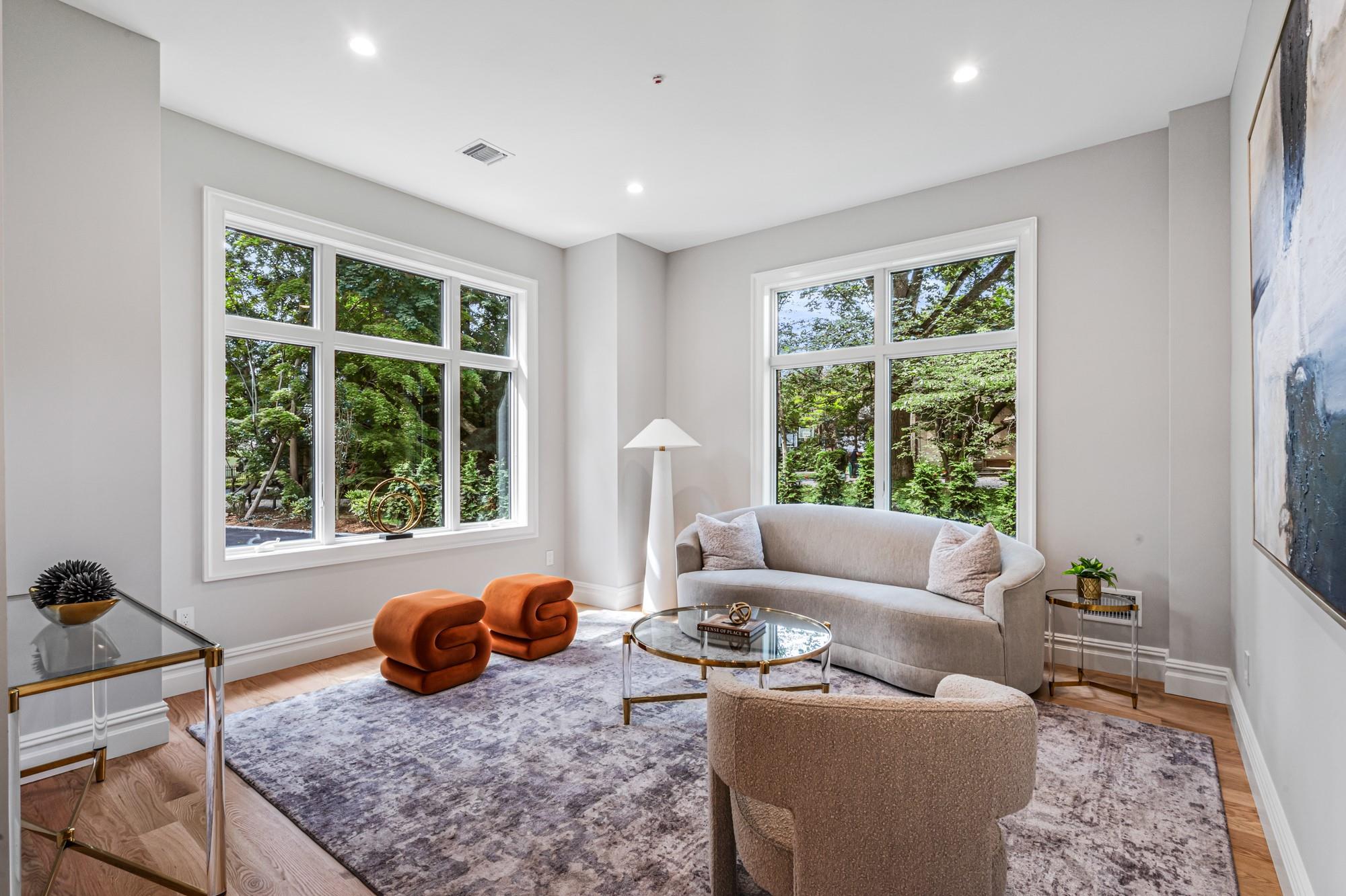 199E W Shore Road, Great Neck, NY 11024