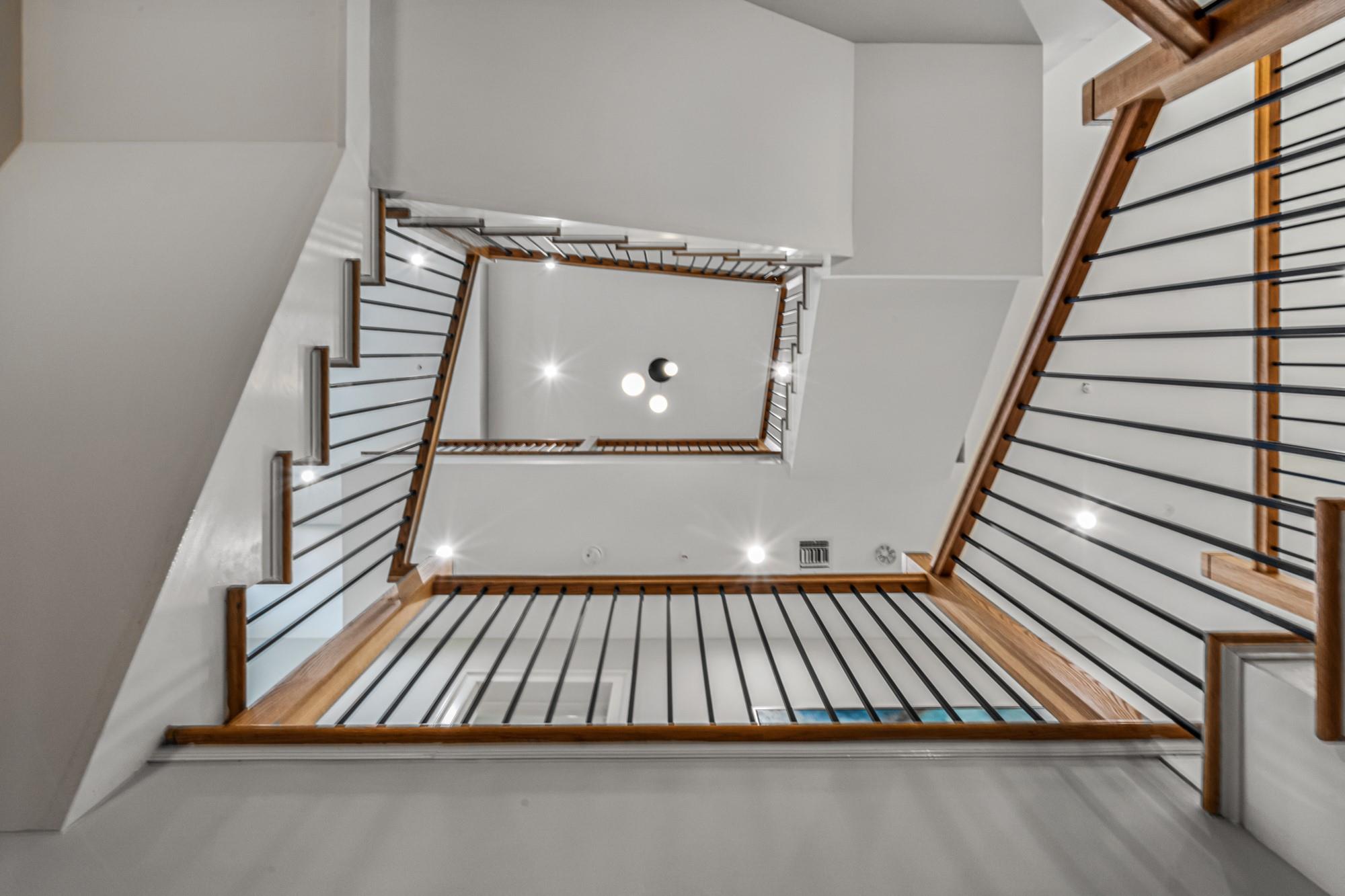 199E W Shore Road, Great Neck, NY 11024