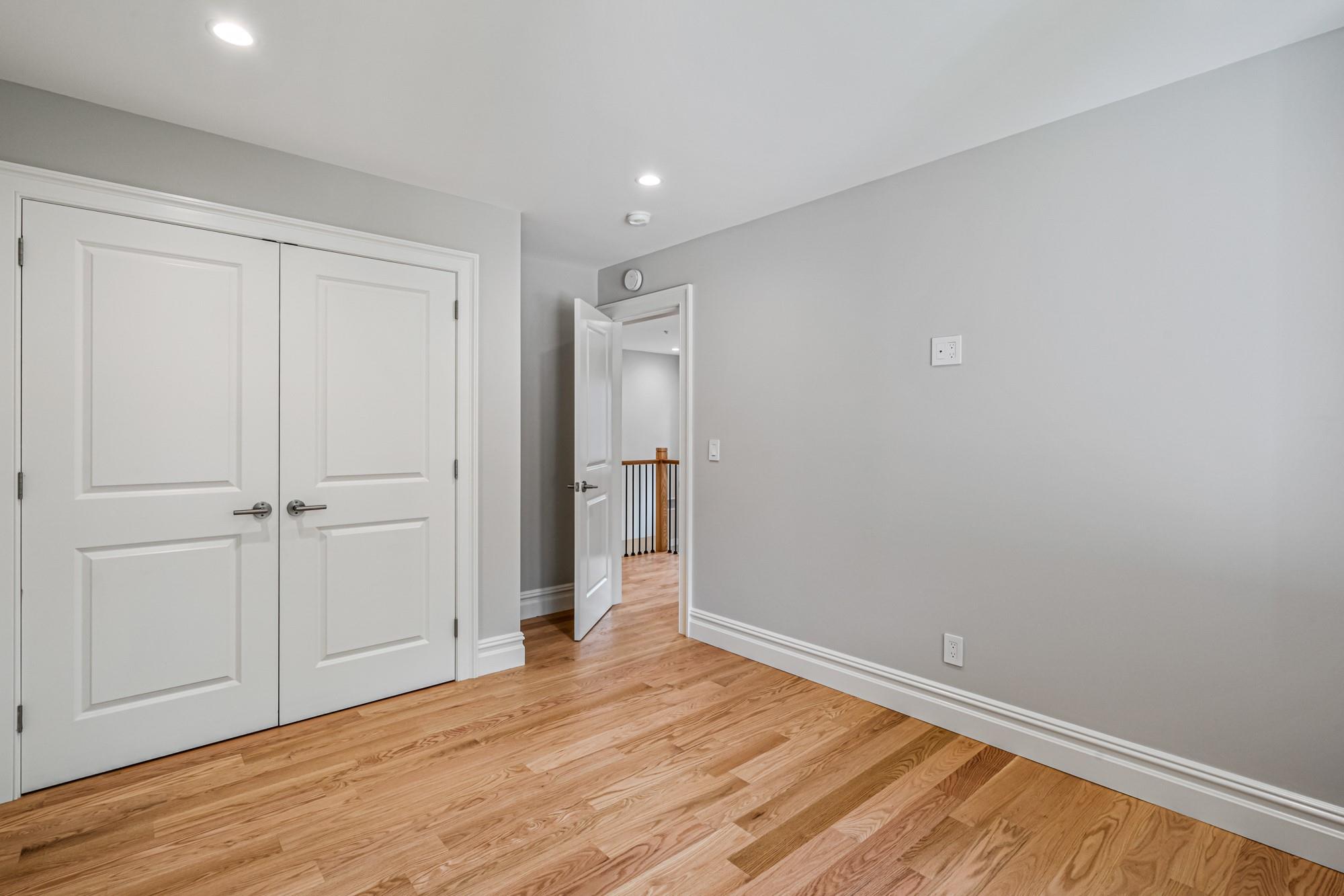 199E W Shore Road, Great Neck, NY 11024