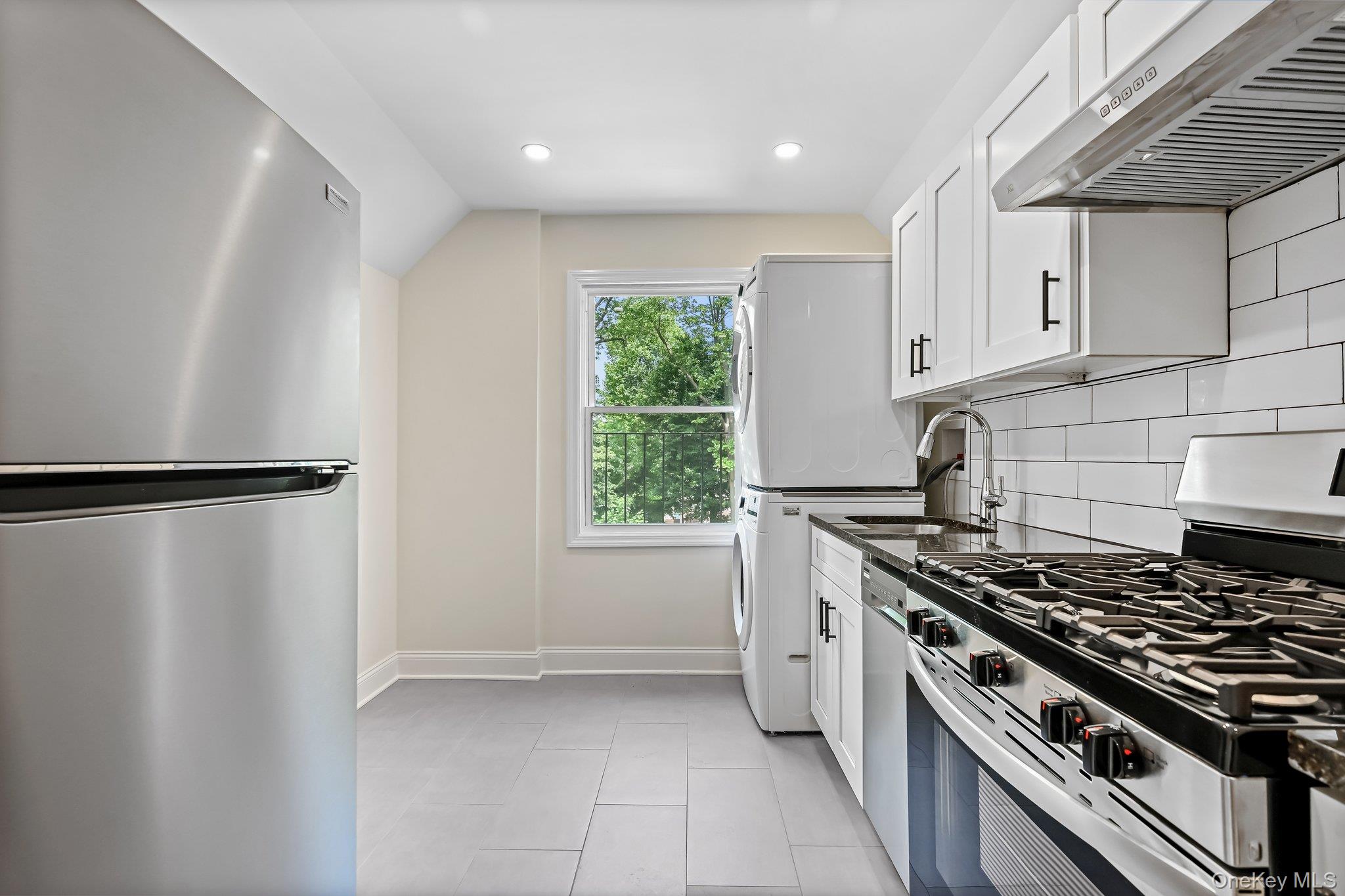 12 Thomas Place # 3, New Rochelle, NY 10801