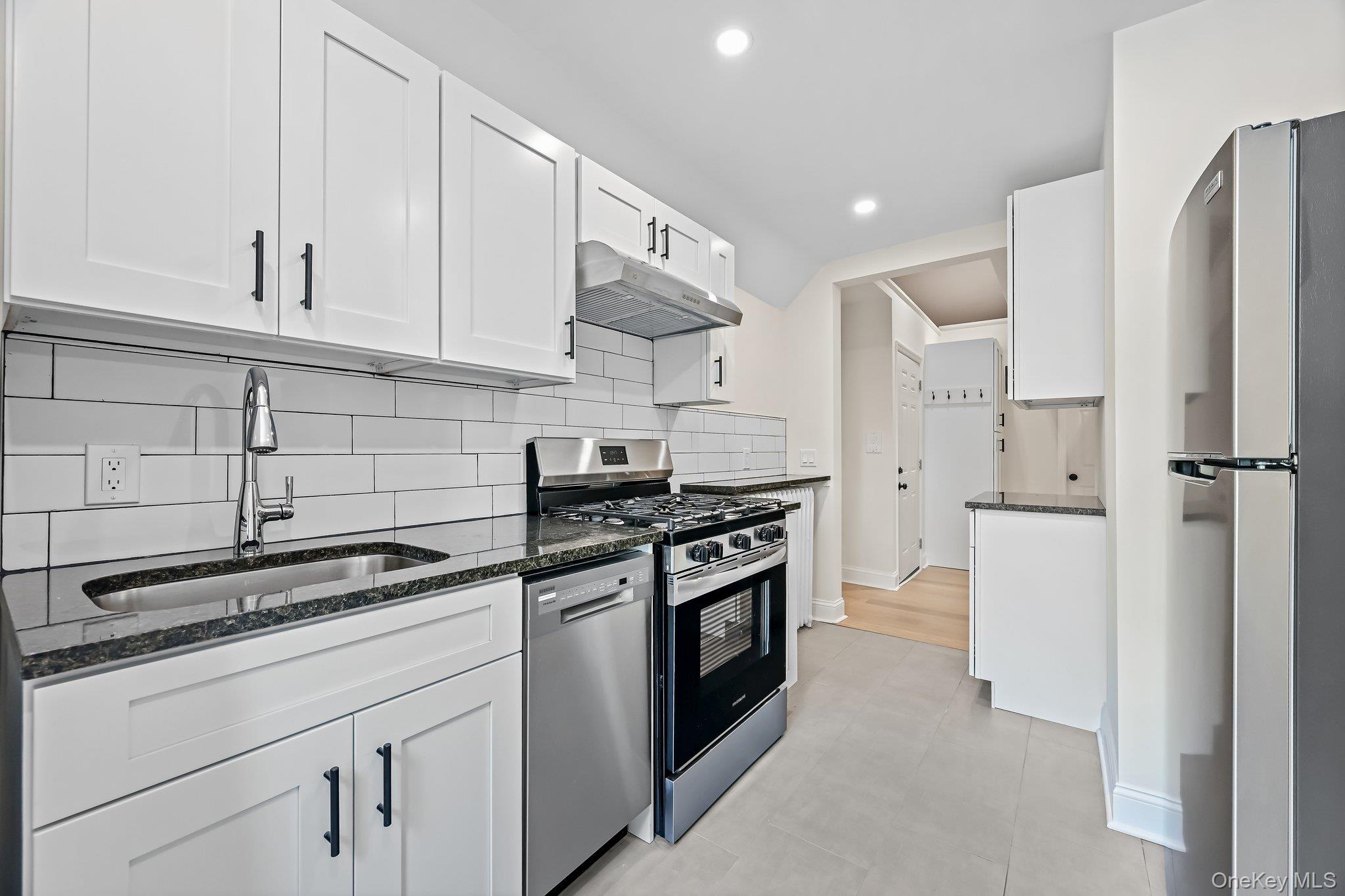 12 Thomas Place # 3, New Rochelle, NY 10801