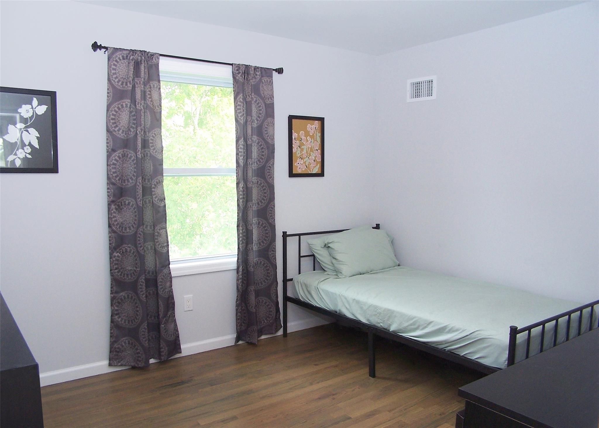 8 W Narcissus Road, Mastic Beach, NY 11951