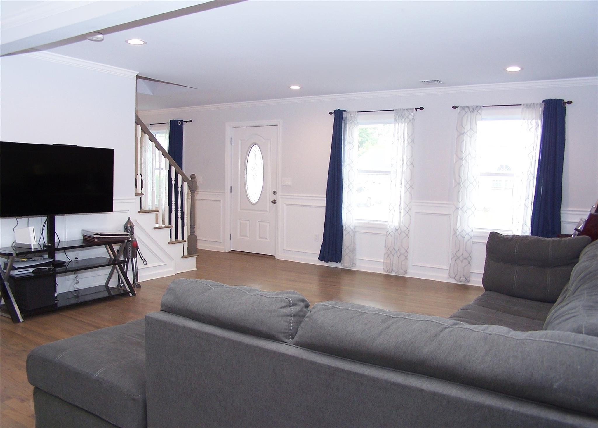 8 W Narcissus Road, Mastic Beach, NY 11951