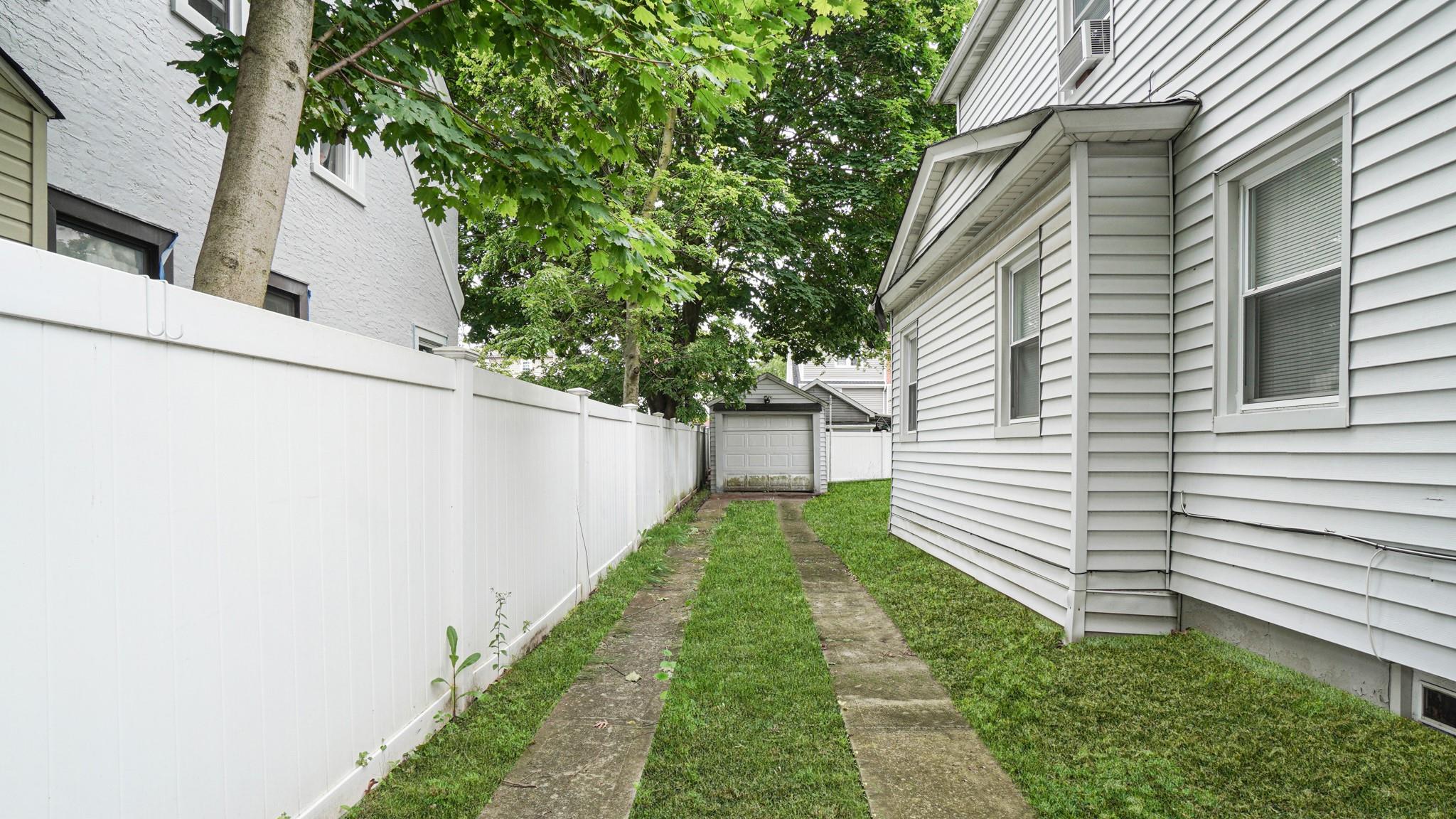 104-28 201 Street, Saint Albans, NY 11412