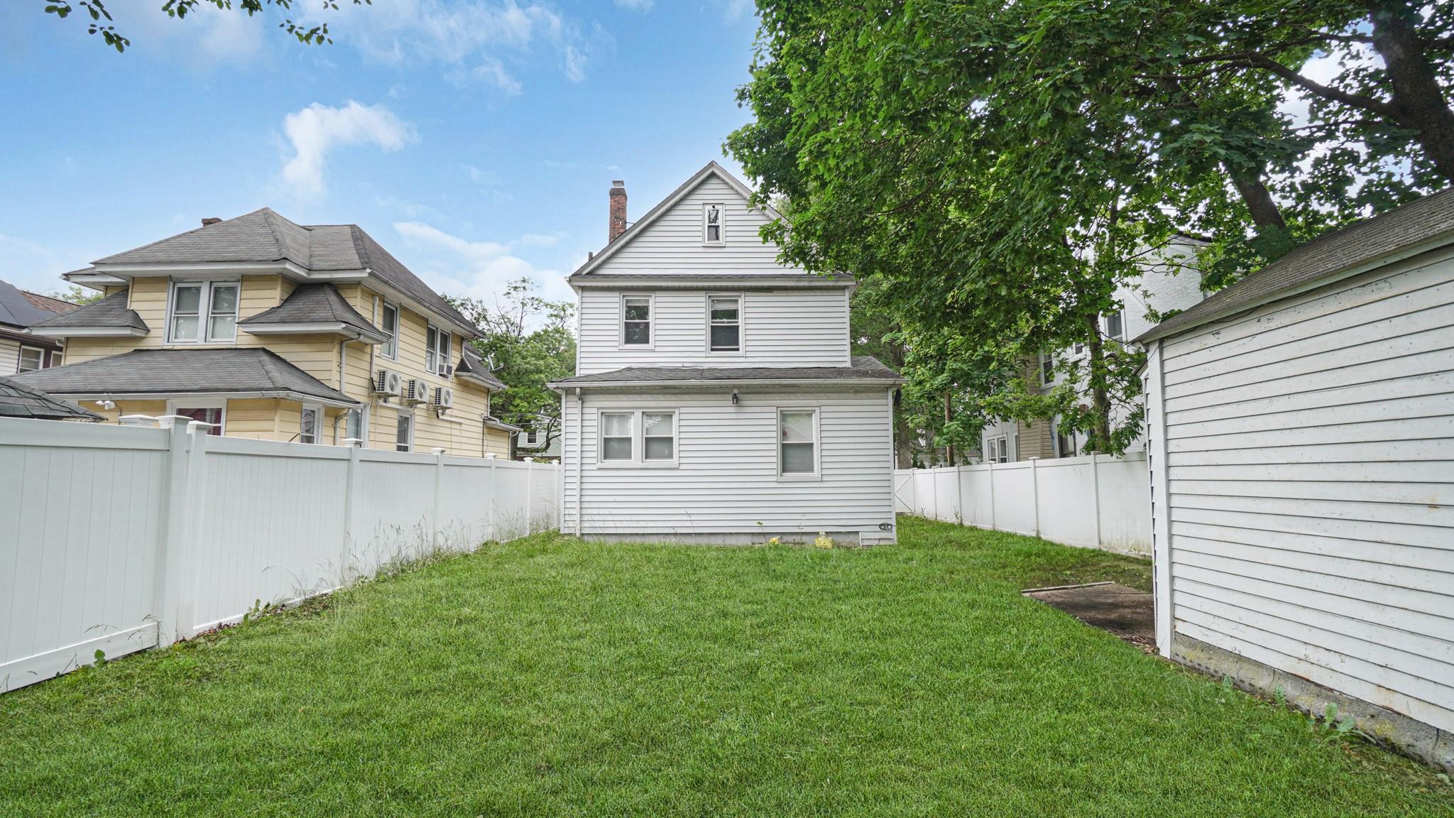 104-28 201 Street, Saint Albans, NY 11412