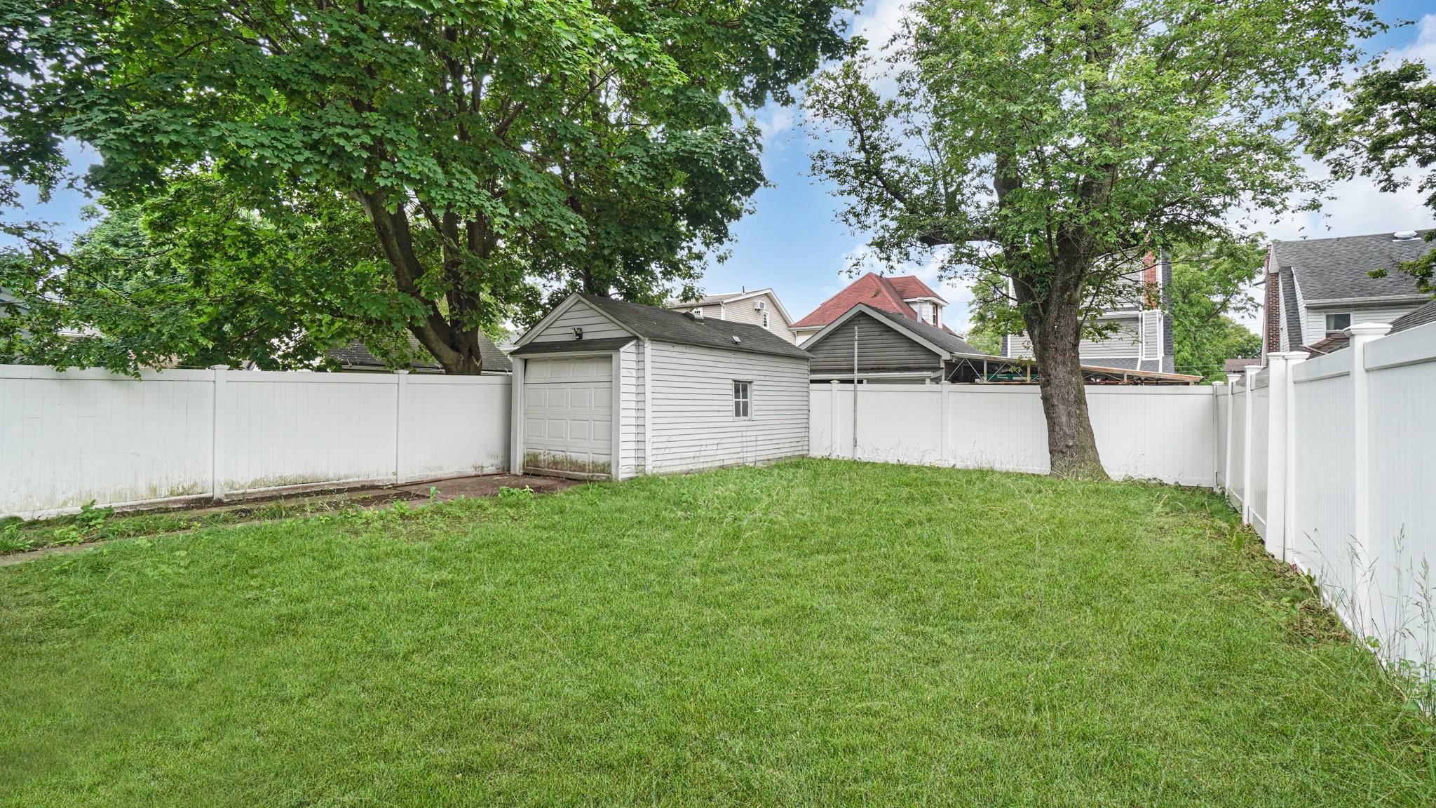 104-28 201 Street, Saint Albans, NY 11412