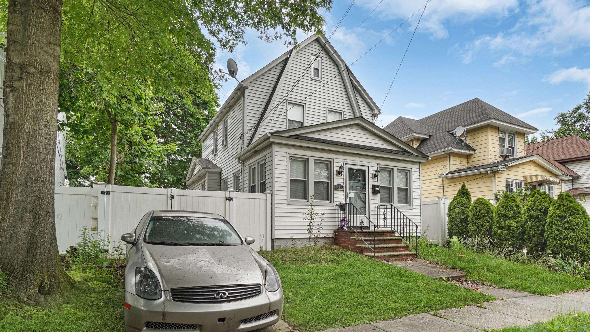 104-28 201 Street, Saint Albans, NY 11412