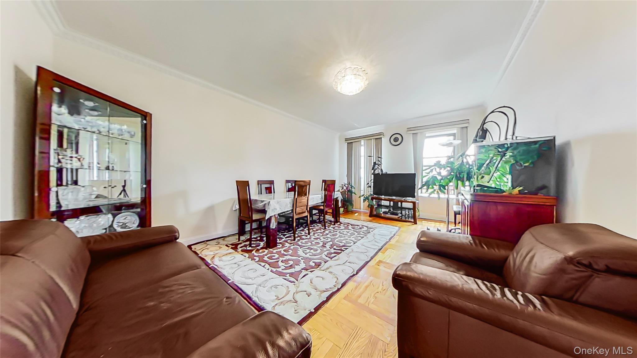 83-44 LEFFERTS Boulevard S # 4 R, Kew Gardens, NY 11415