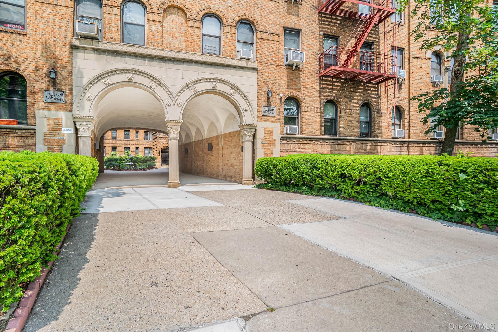 83-44 LEFFERTS Boulevard S # 4 R, Kew Gardens, NY 11415