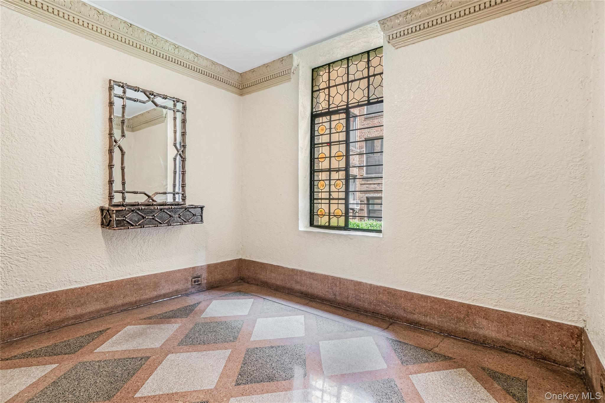 83-44 LEFFERTS Boulevard S # 4 R, Kew Gardens, NY 11415