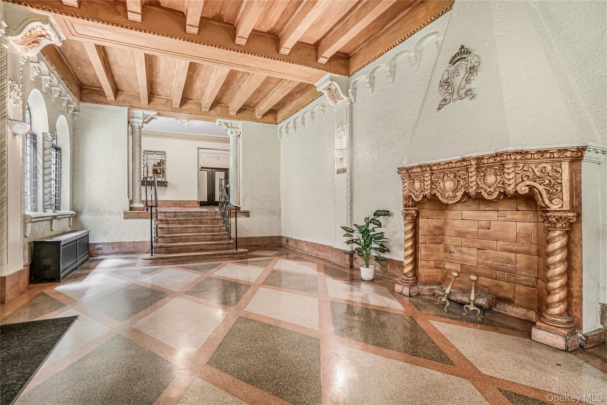 83-44 LEFFERTS Boulevard S # 4 R, Kew Gardens, NY 11415