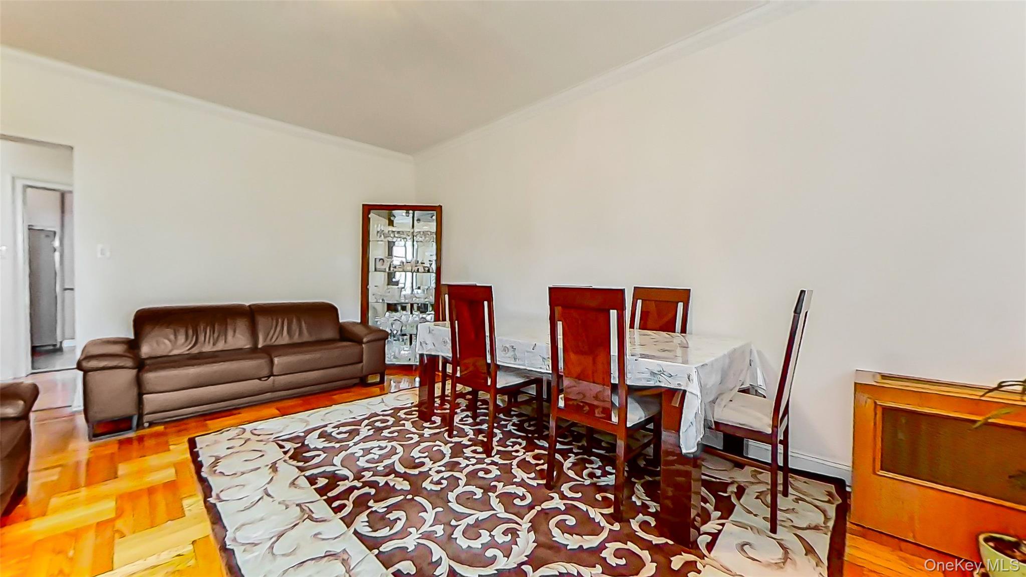 83-44 LEFFERTS Boulevard S # 4 R, Kew Gardens, NY 11415