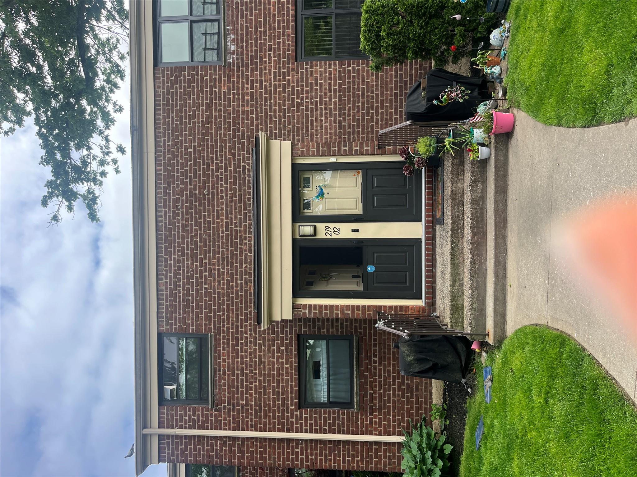 219-02 75TH Avenue # 2F, Oakland Gardens, NY 11364