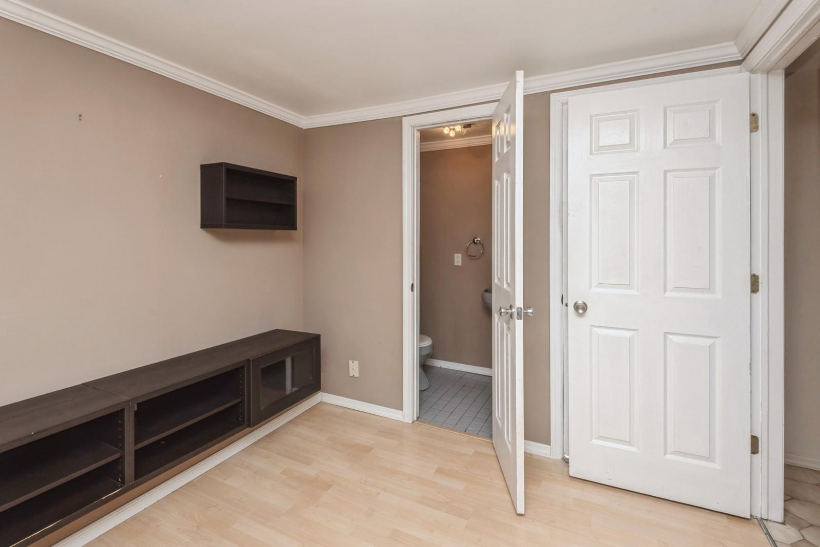 184 N Atlanta Avenue, Massapequa, NY 11758