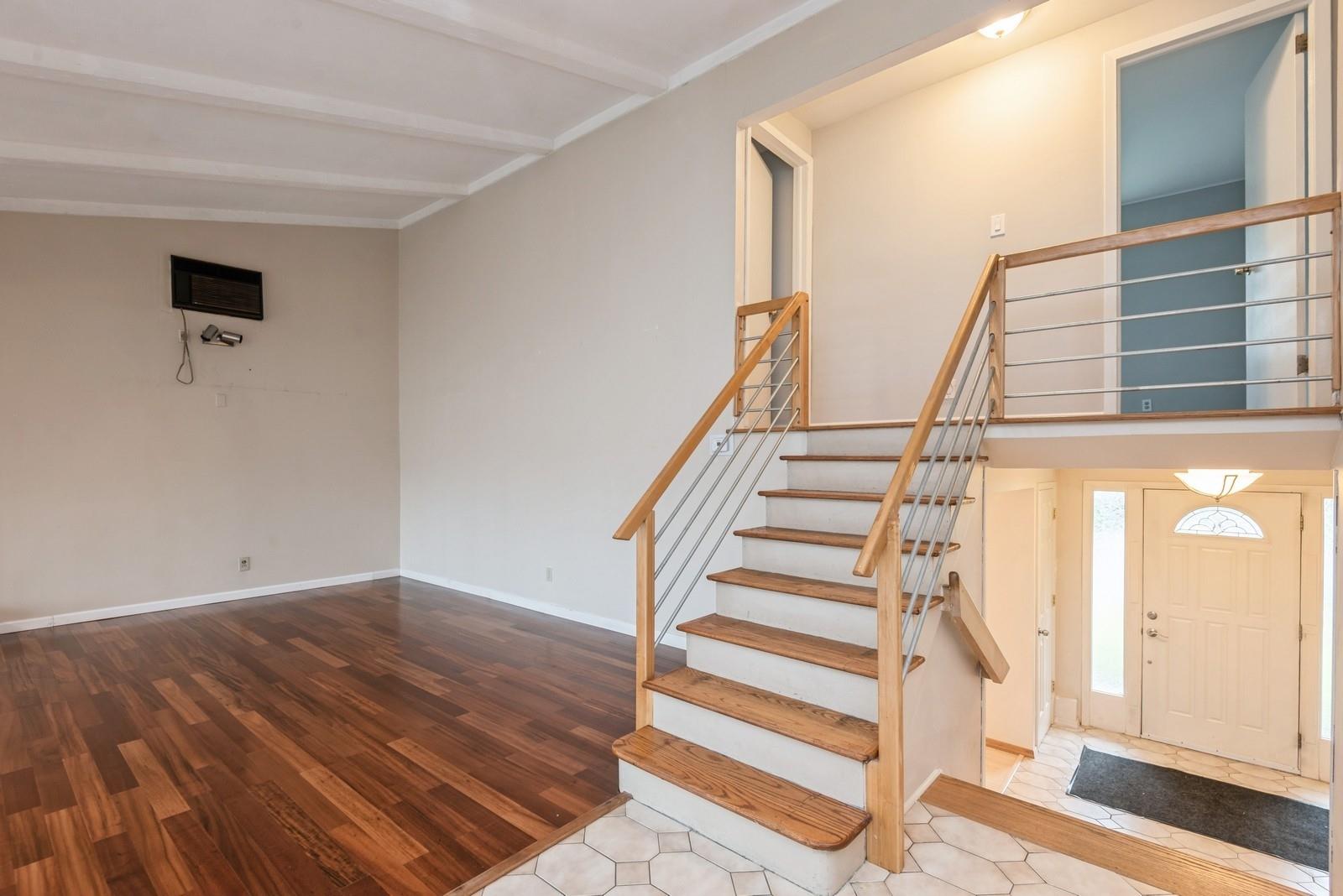 184 N Atlanta Avenue, Massapequa, NY 11758