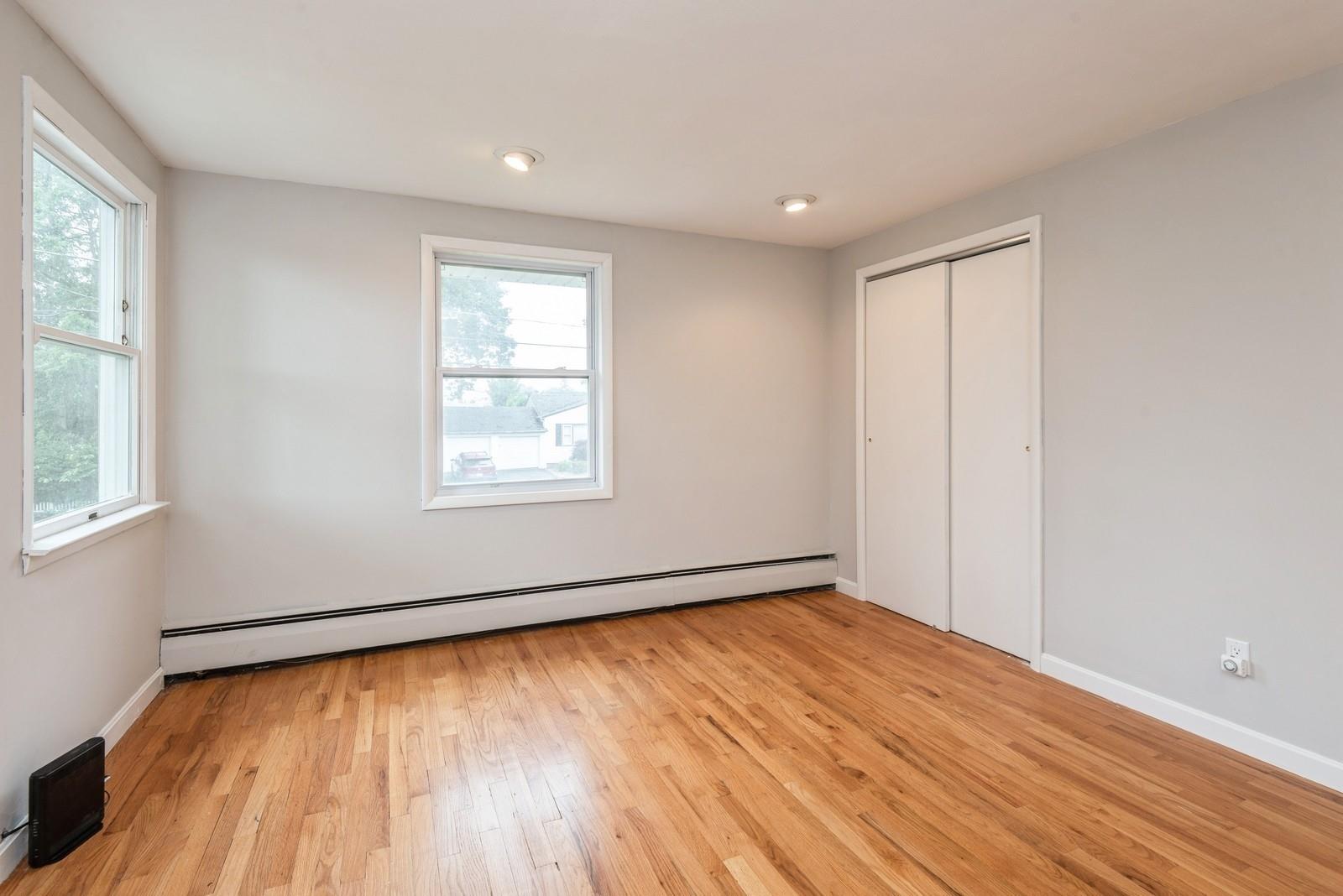 184 N Atlanta Avenue, Massapequa, NY 11758